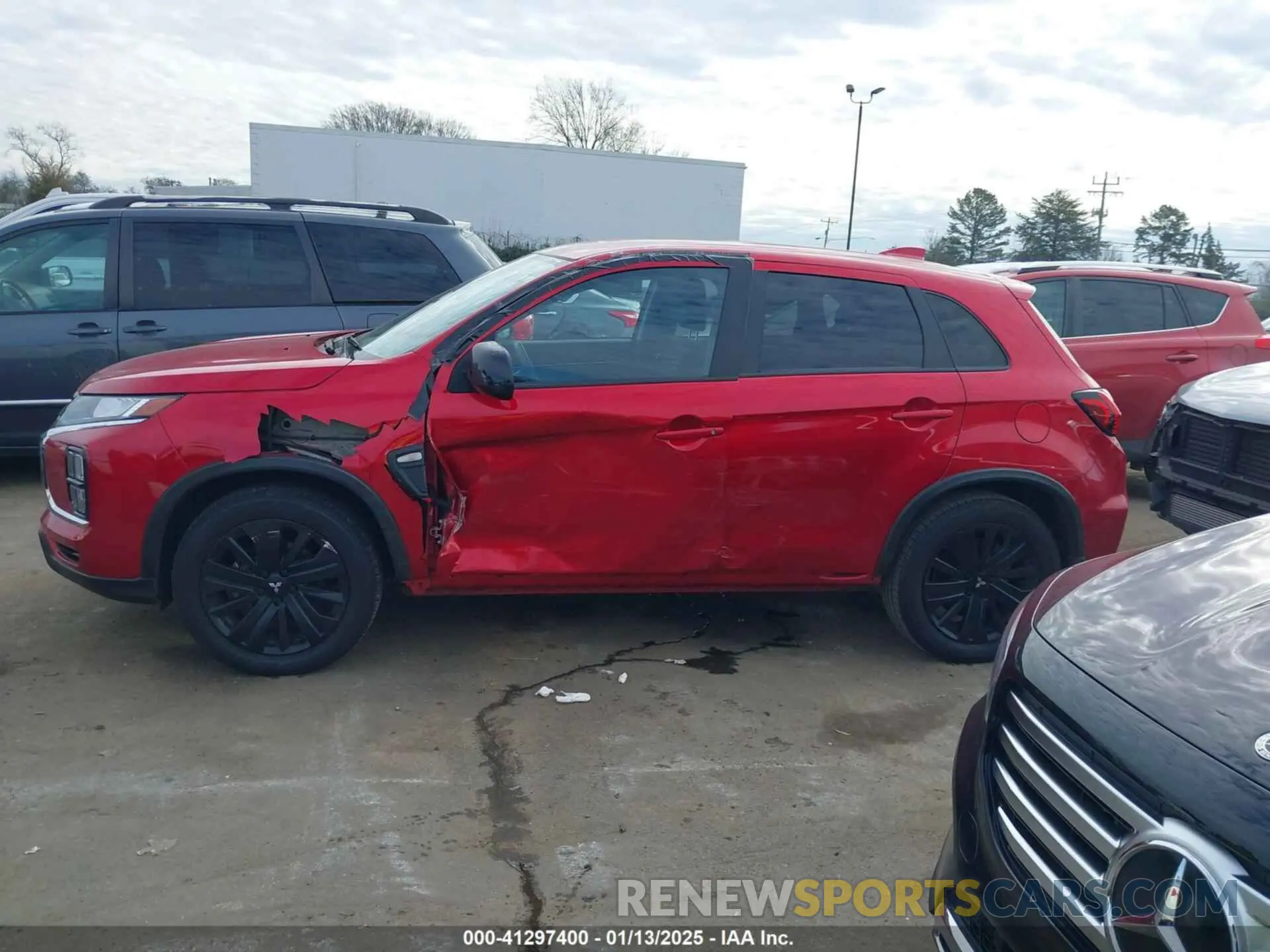 14 fotografías del automóvil dañado JA4ARUAU7PU009231 MITSUBISHI OUTLANDER SPORT 2023
