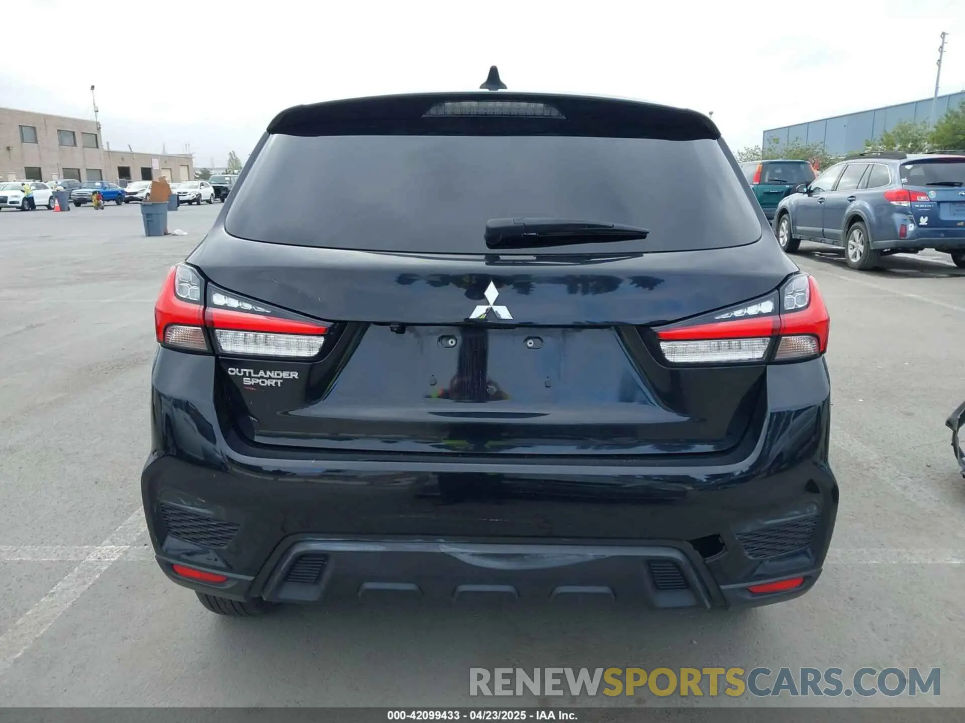 17 fotografías del automóvil dañado JA4ARUAU7PU010492 MITSUBISHI OUTLANDER SPORT 2023