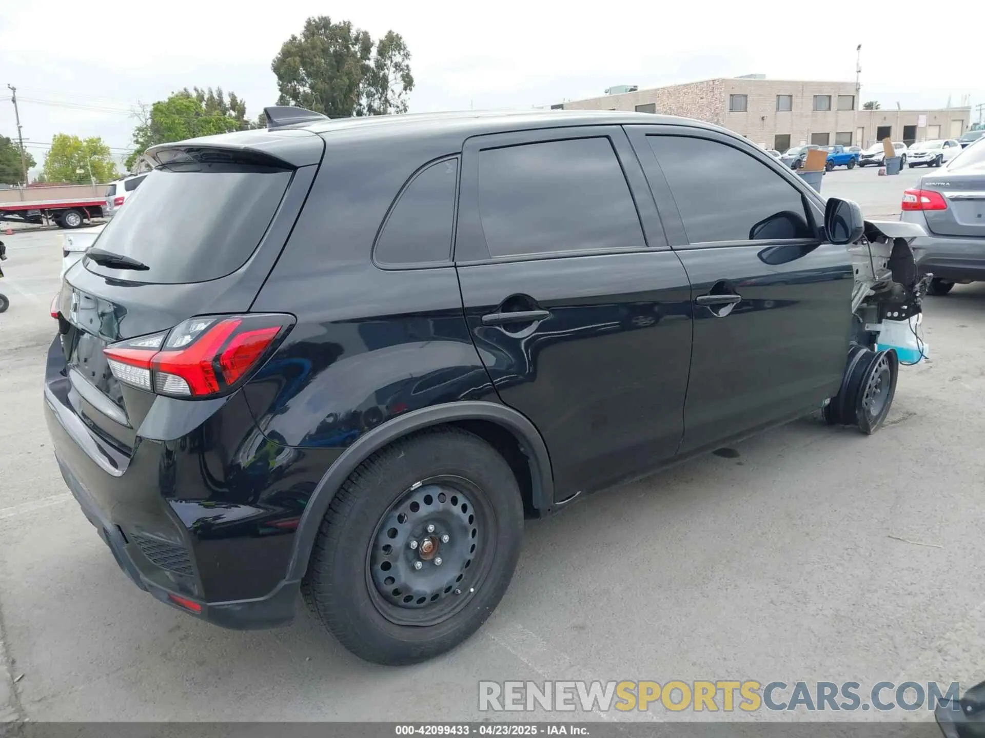 4 fotografías del automóvil dañado JA4ARUAU7PU010492 MITSUBISHI OUTLANDER SPORT 2023