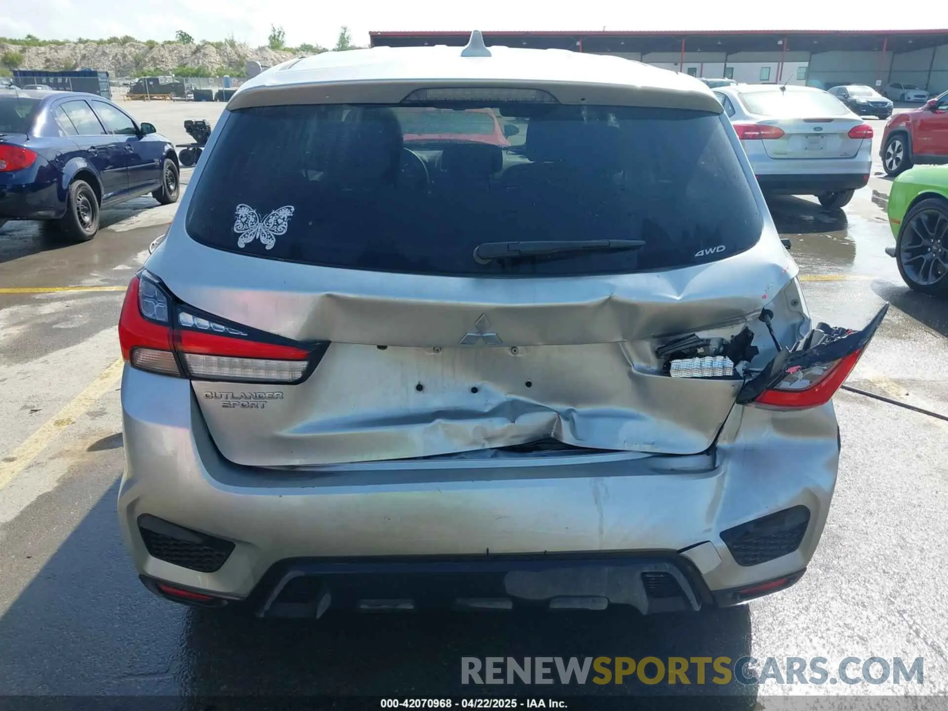 16 fotografías del automóvil dañado JA4ARUAU8PU013062 MITSUBISHI OUTLANDER SPORT 2023