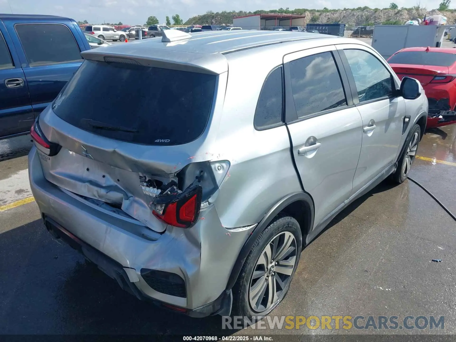 4 fotografías del automóvil dañado JA4ARUAU8PU013062 MITSUBISHI OUTLANDER SPORT 2023