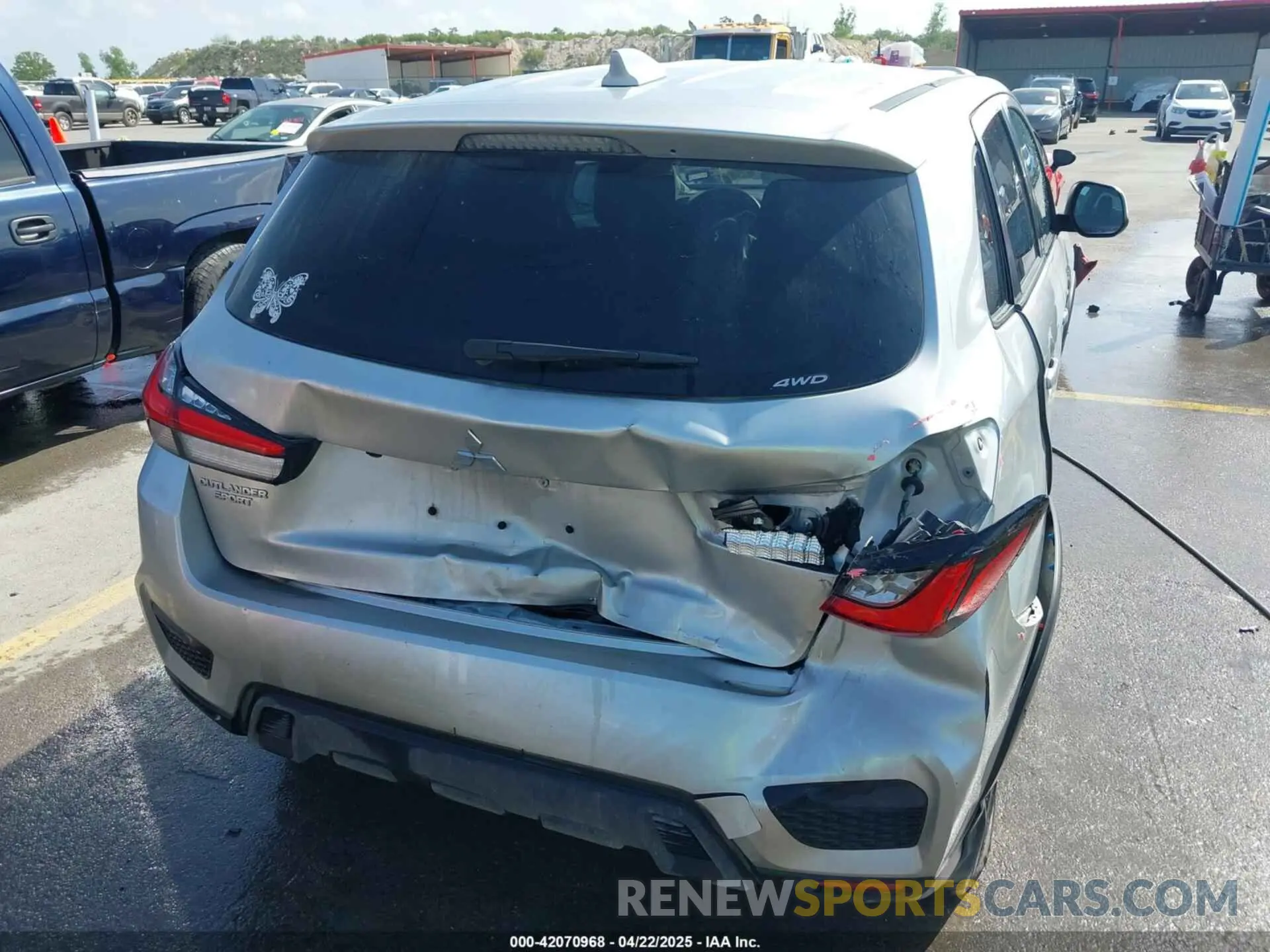 6 fotografías del automóvil dañado JA4ARUAU8PU013062 MITSUBISHI OUTLANDER SPORT 2023