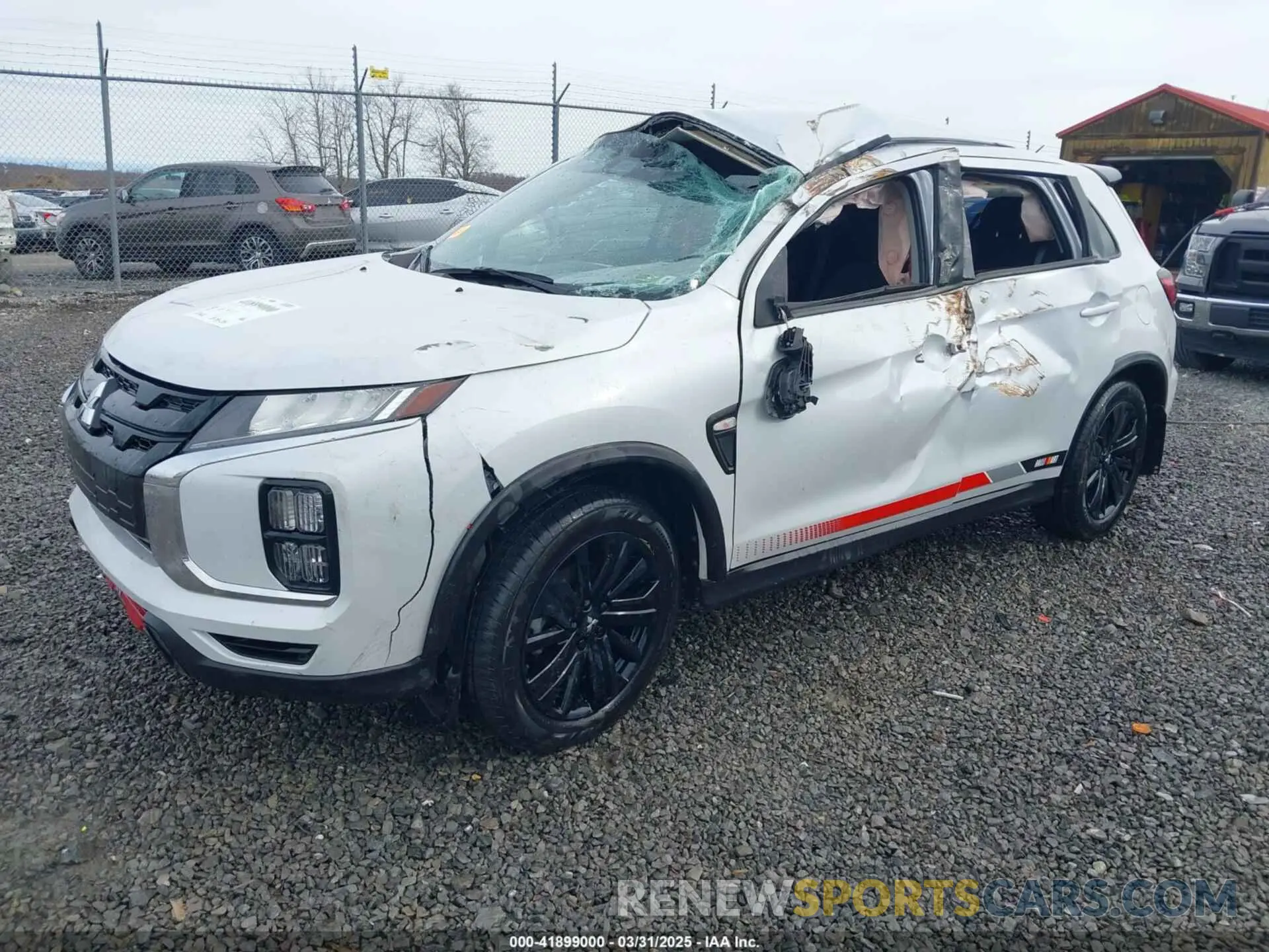 2 fotografías del automóvil dañado JA4ARUAUXPU007733 MITSUBISHI OUTLANDER SPORT 2023