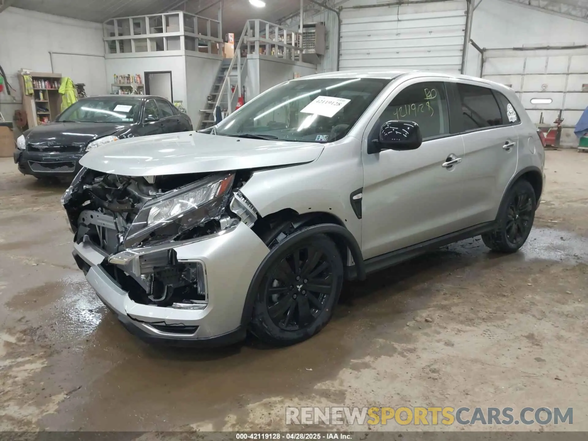 2 fotografías del automóvil dañado JA4ARUAU0RU018078 MITSUBISHI OUTLANDER SPORT 2024