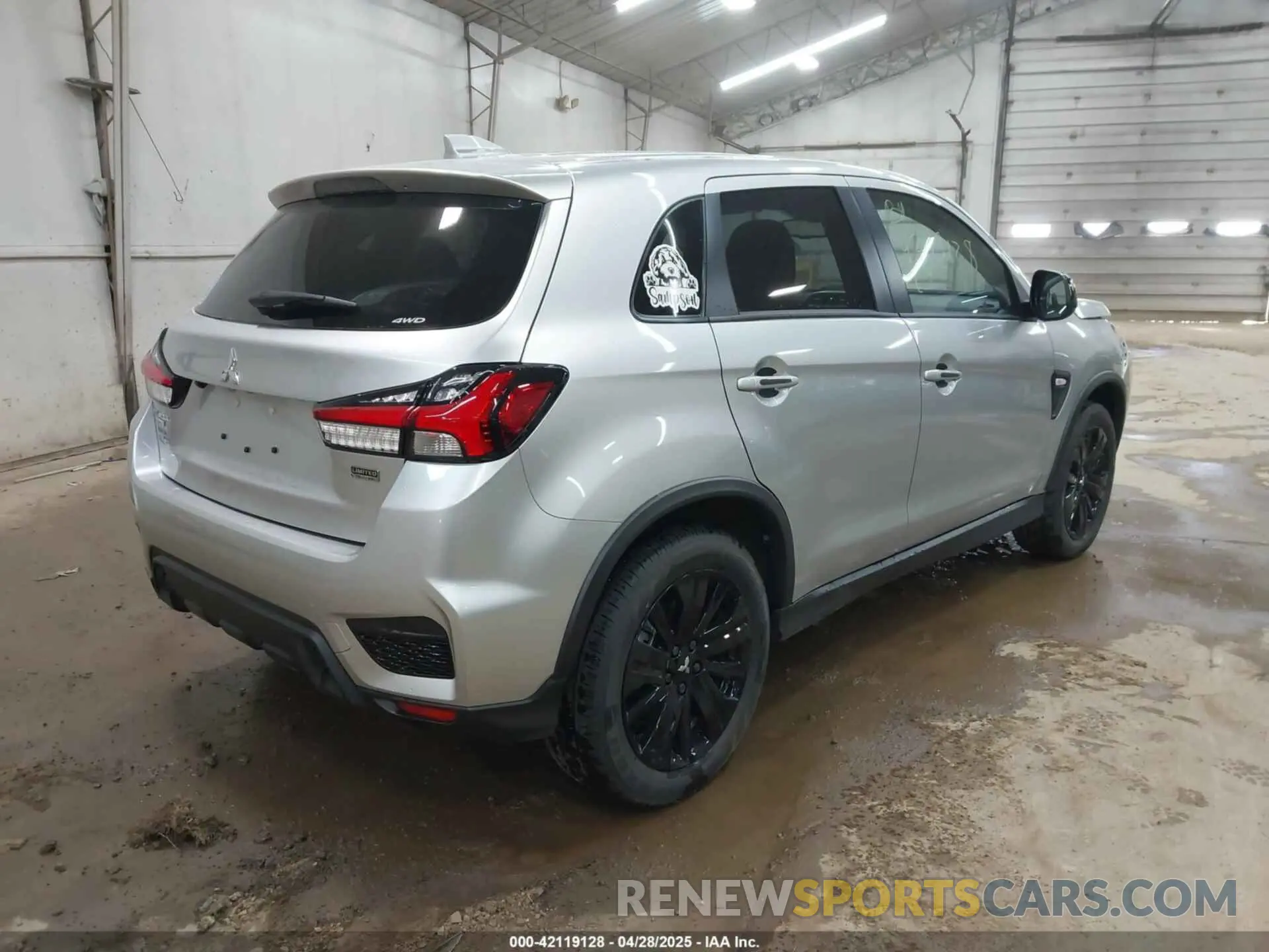 4 fotografías del automóvil dañado JA4ARUAU0RU018078 MITSUBISHI OUTLANDER SPORT 2024