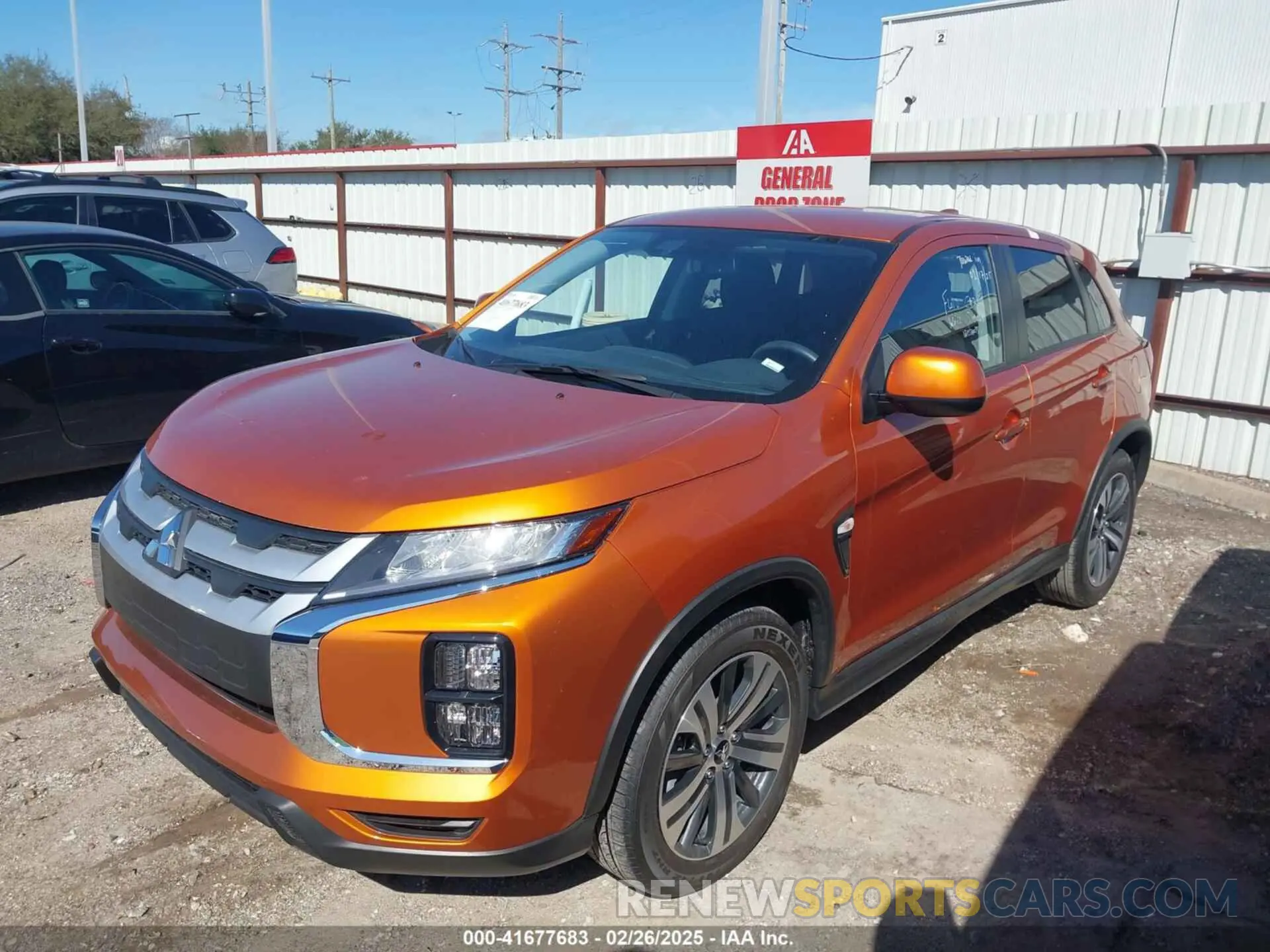 2 fotografías del automóvil dañado JA4ARUAU0RU020297 MITSUBISHI OUTLANDER SPORT 2024