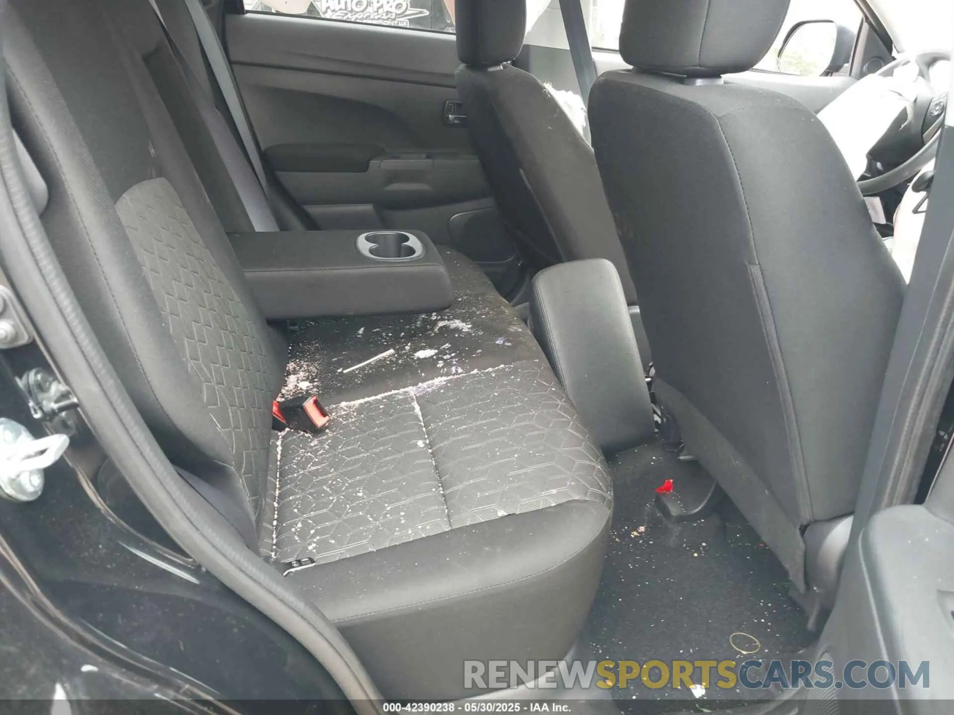 8 fotografías del automóvil dañado JA4ARUAU0RU023555 MITSUBISHI OUTLANDER SPORT 2024