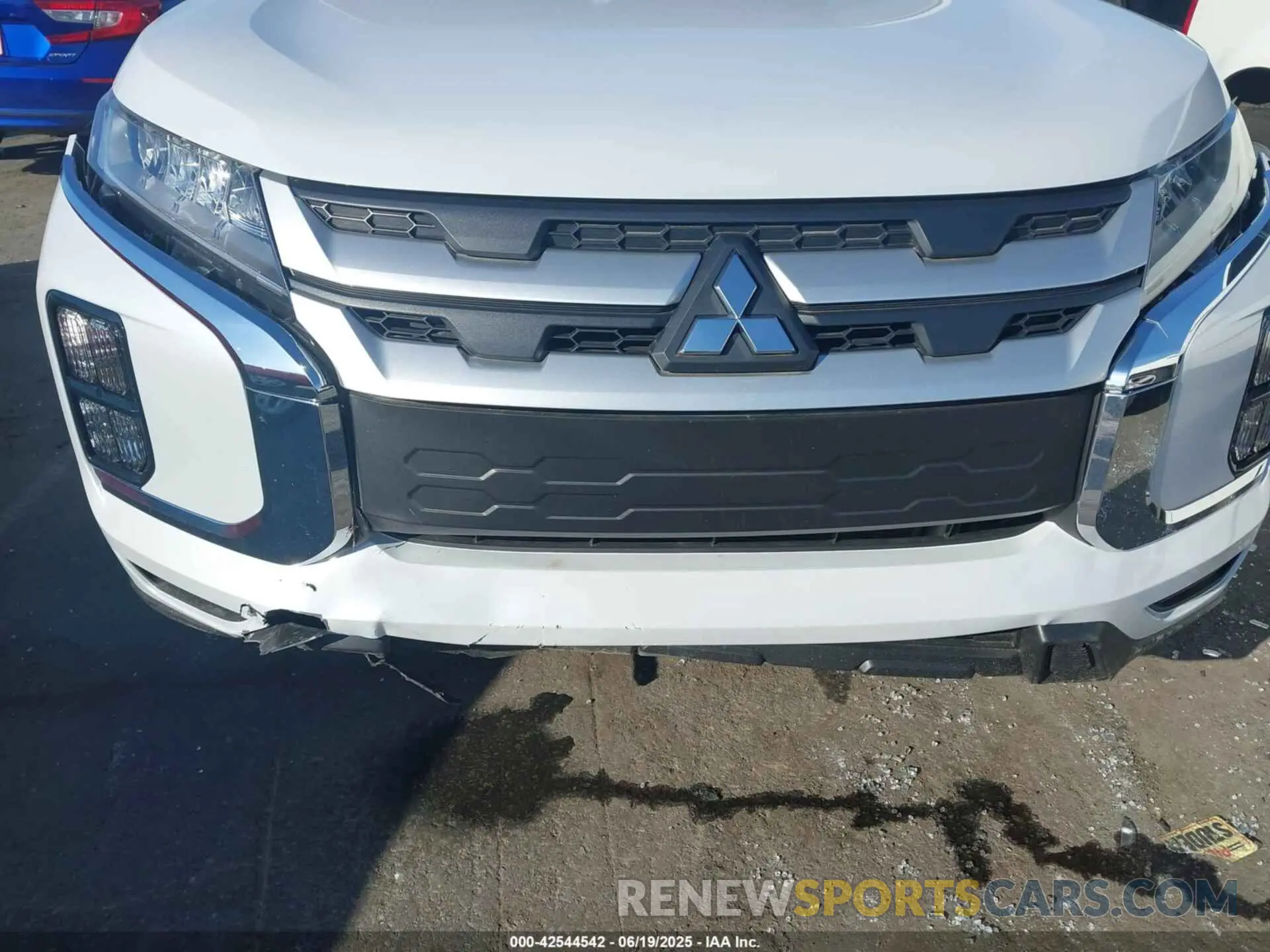17 fotografías del automóvil dañado JA4ARUAU0RU025872 MITSUBISHI OUTLANDER SPORT 2024