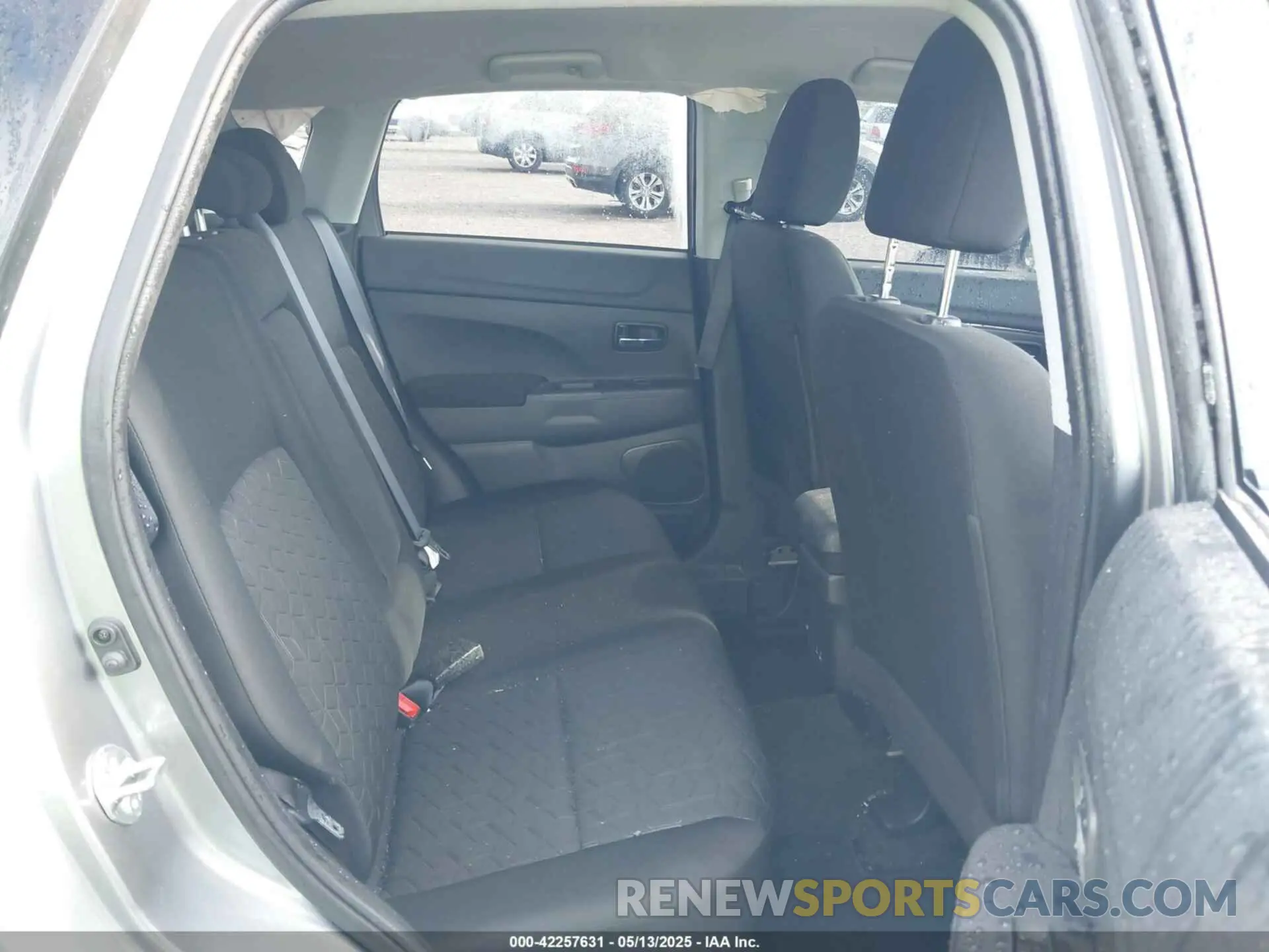 8 fotografías del automóvil dañado JA4ARUAU1RU020180 MITSUBISHI OUTLANDER SPORT 2024