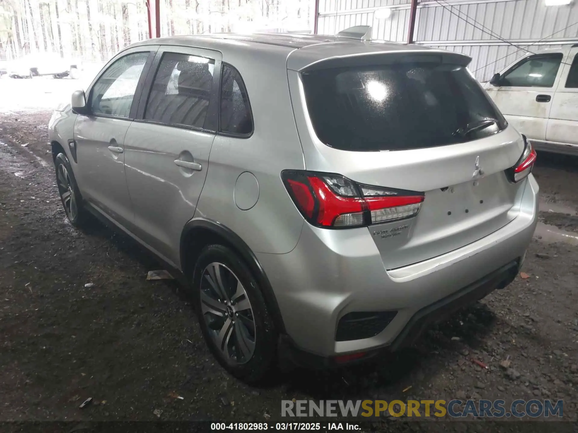 3 fotografías del automóvil dañado JA4ARUAU2RU013738 MITSUBISHI OUTLANDER SPORT 2024