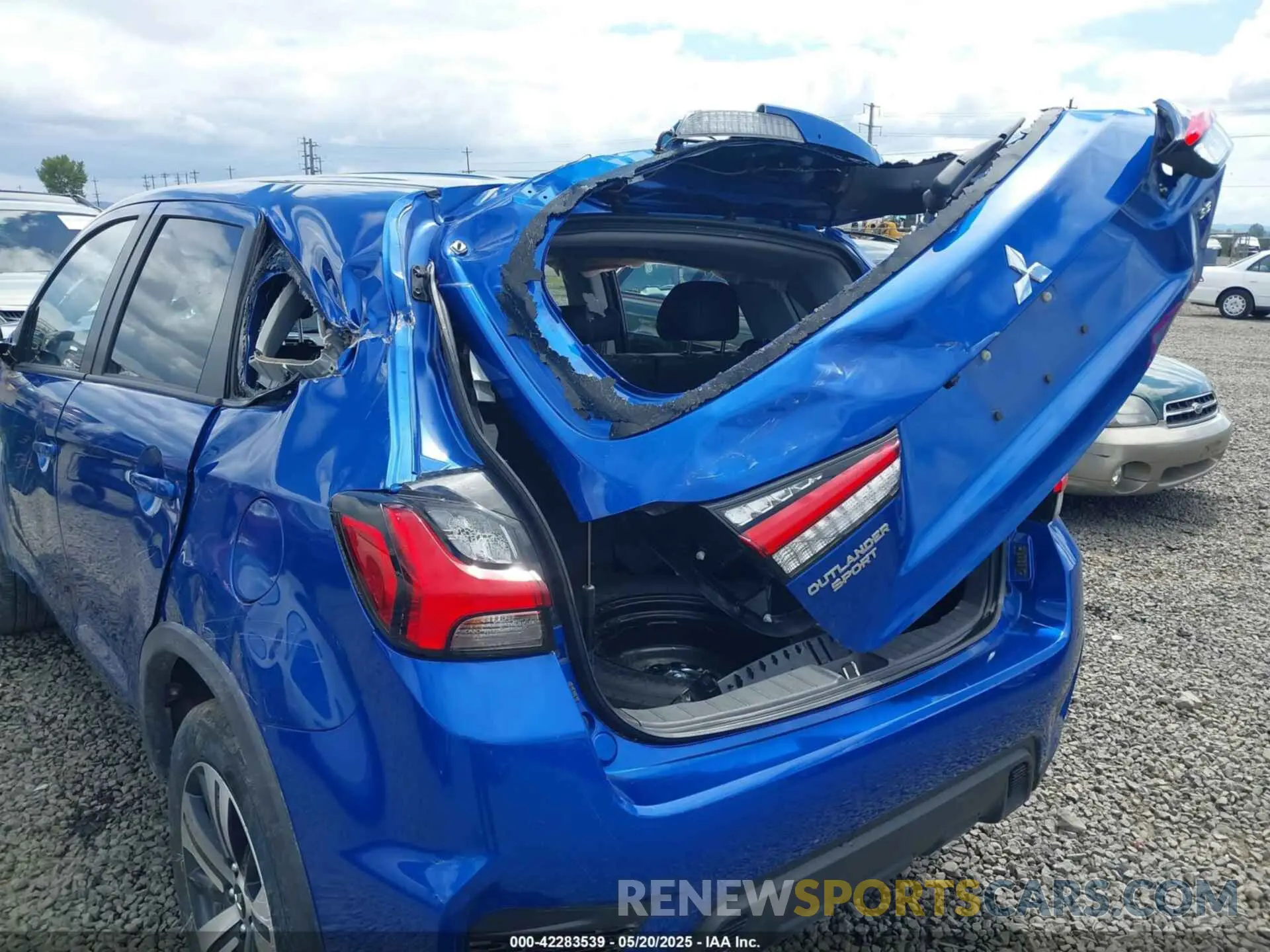 17 fotografías del automóvil dañado JA4ARUAU2RU017787 MITSUBISHI OUTLANDER SPORT 2024