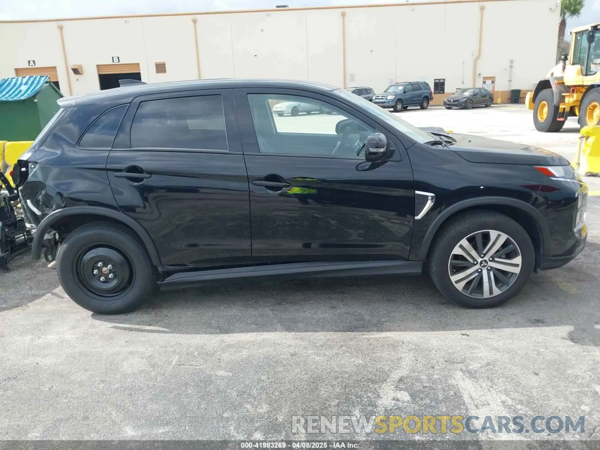 14 fotografías del automóvil dañado JA4ARUAU3RU014400 MITSUBISHI OUTLANDER SPORT 2024