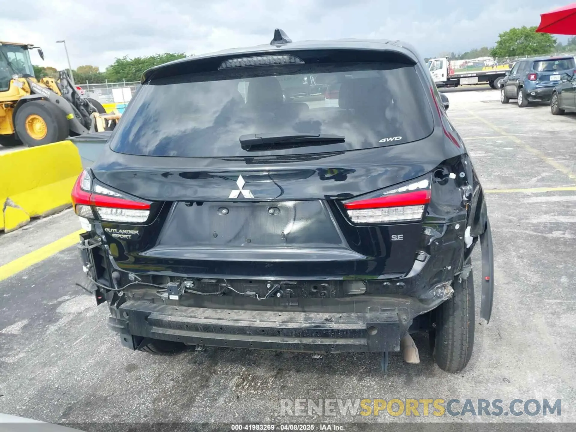 17 fotografías del automóvil dañado JA4ARUAU3RU014400 MITSUBISHI OUTLANDER SPORT 2024