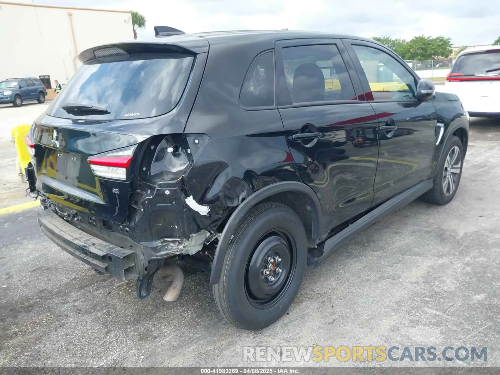 4 fotografías del automóvil dañado JA4ARUAU3RU014400 MITSUBISHI OUTLANDER SPORT 2024