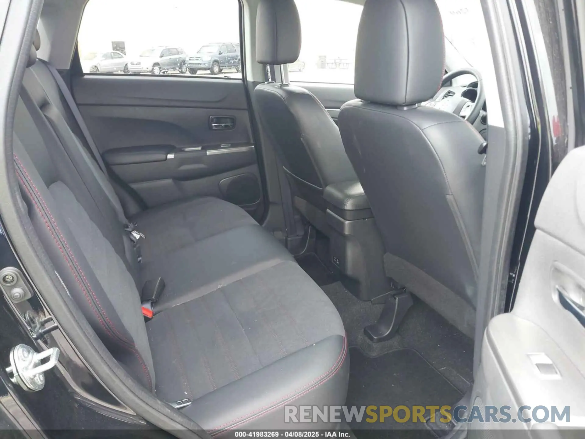 8 fotografías del automóvil dañado JA4ARUAU3RU014400 MITSUBISHI OUTLANDER SPORT 2024