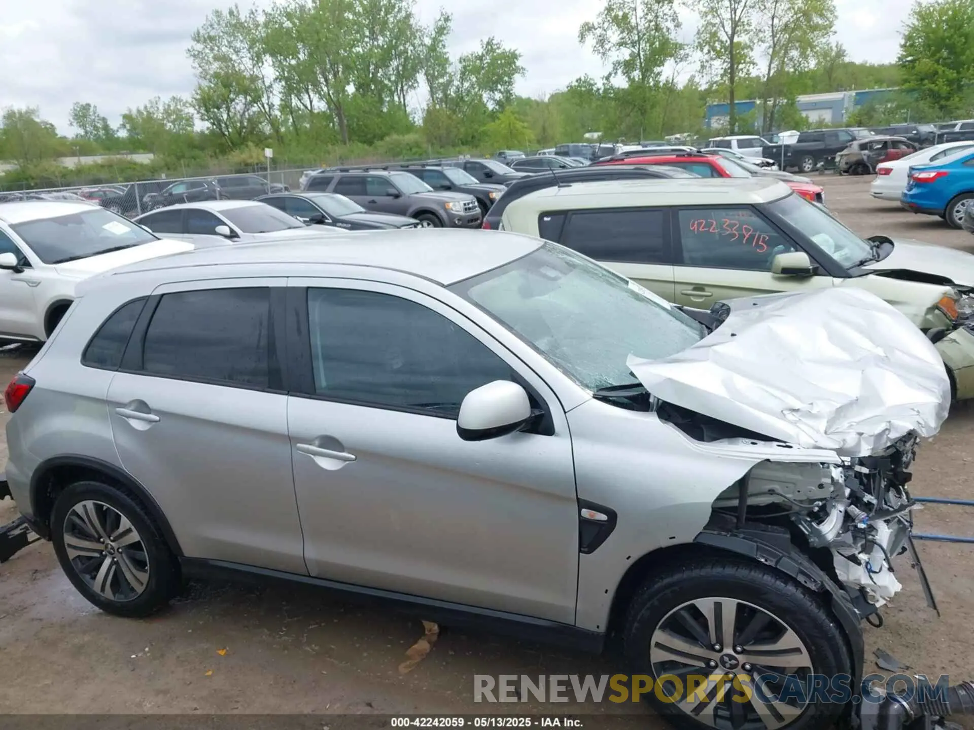 13 fotografías del automóvil dañado JA4ARUAU5RU005939 MITSUBISHI OUTLANDER SPORT 2024