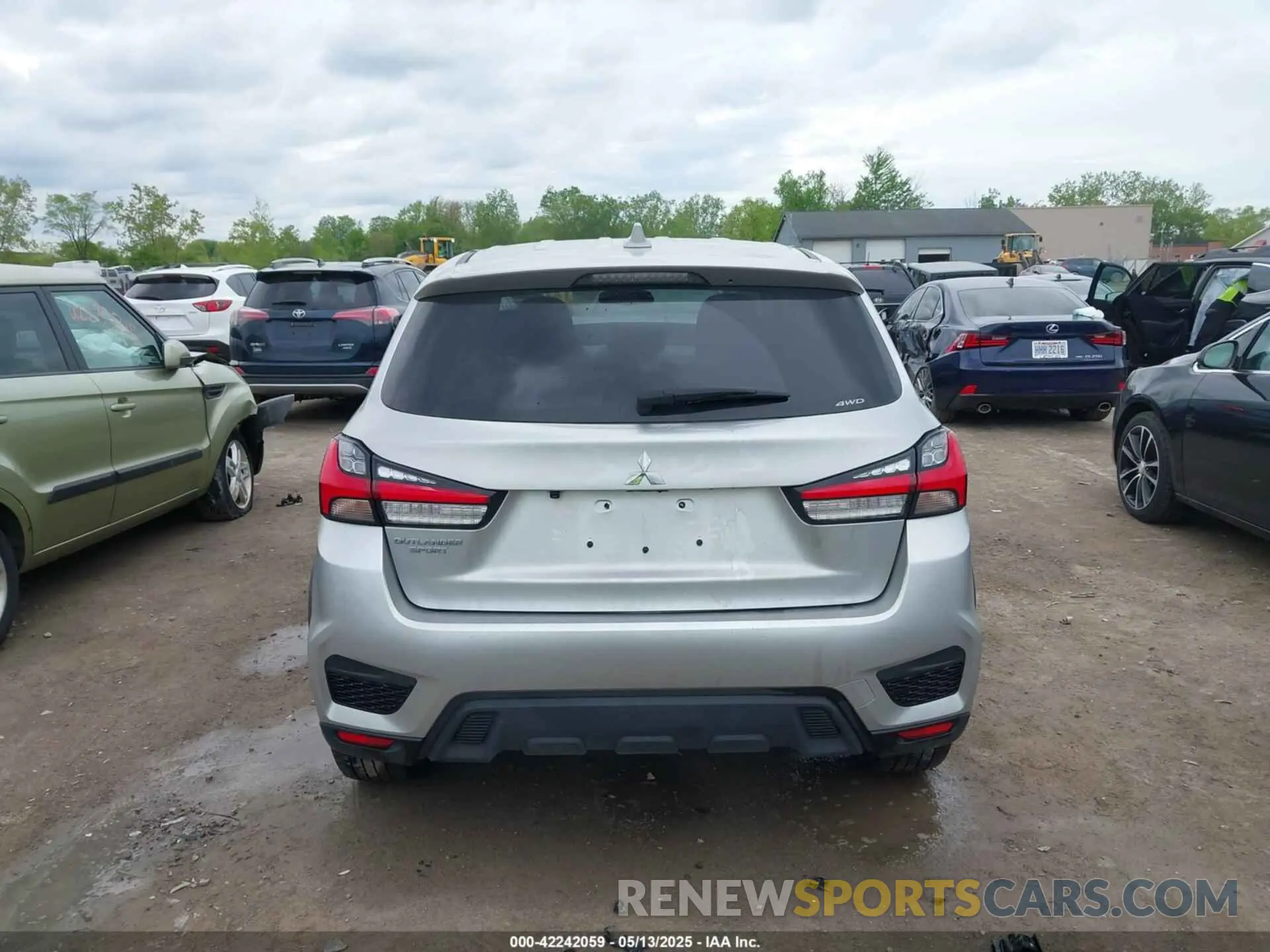 16 fotografías del automóvil dañado JA4ARUAU5RU005939 MITSUBISHI OUTLANDER SPORT 2024
