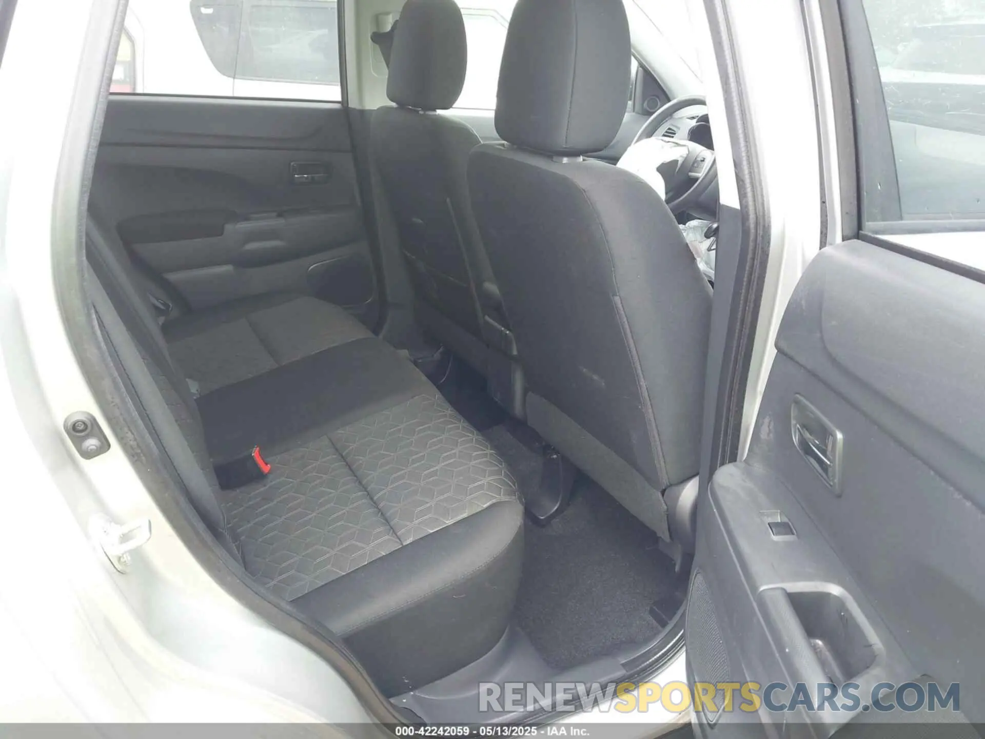 7 fotografías del automóvil dañado JA4ARUAU5RU005939 MITSUBISHI OUTLANDER SPORT 2024