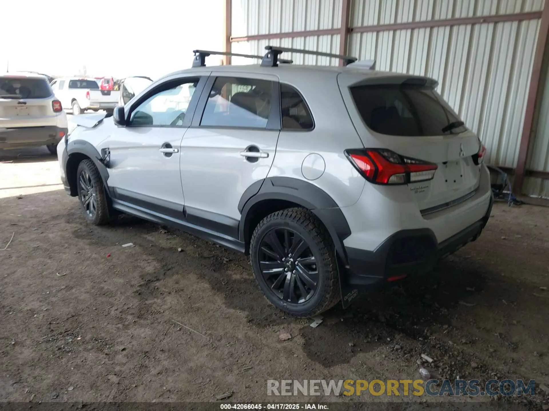 3 fotografías del automóvil dañado JA4ARUAU6RU005206 MITSUBISHI OUTLANDER SPORT 2024