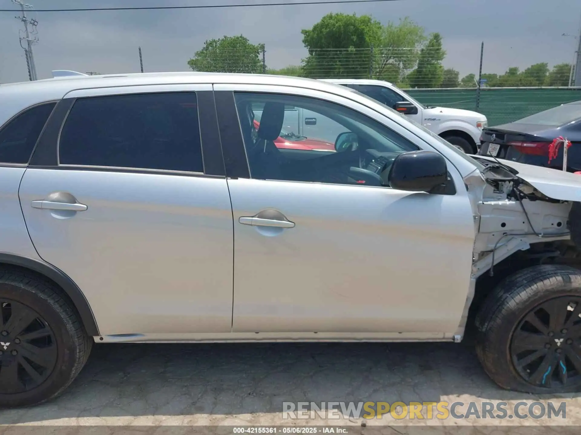 14 fotografías del automóvil dañado JA4ARUAU6RU017646 MITSUBISHI OUTLANDER SPORT 2024