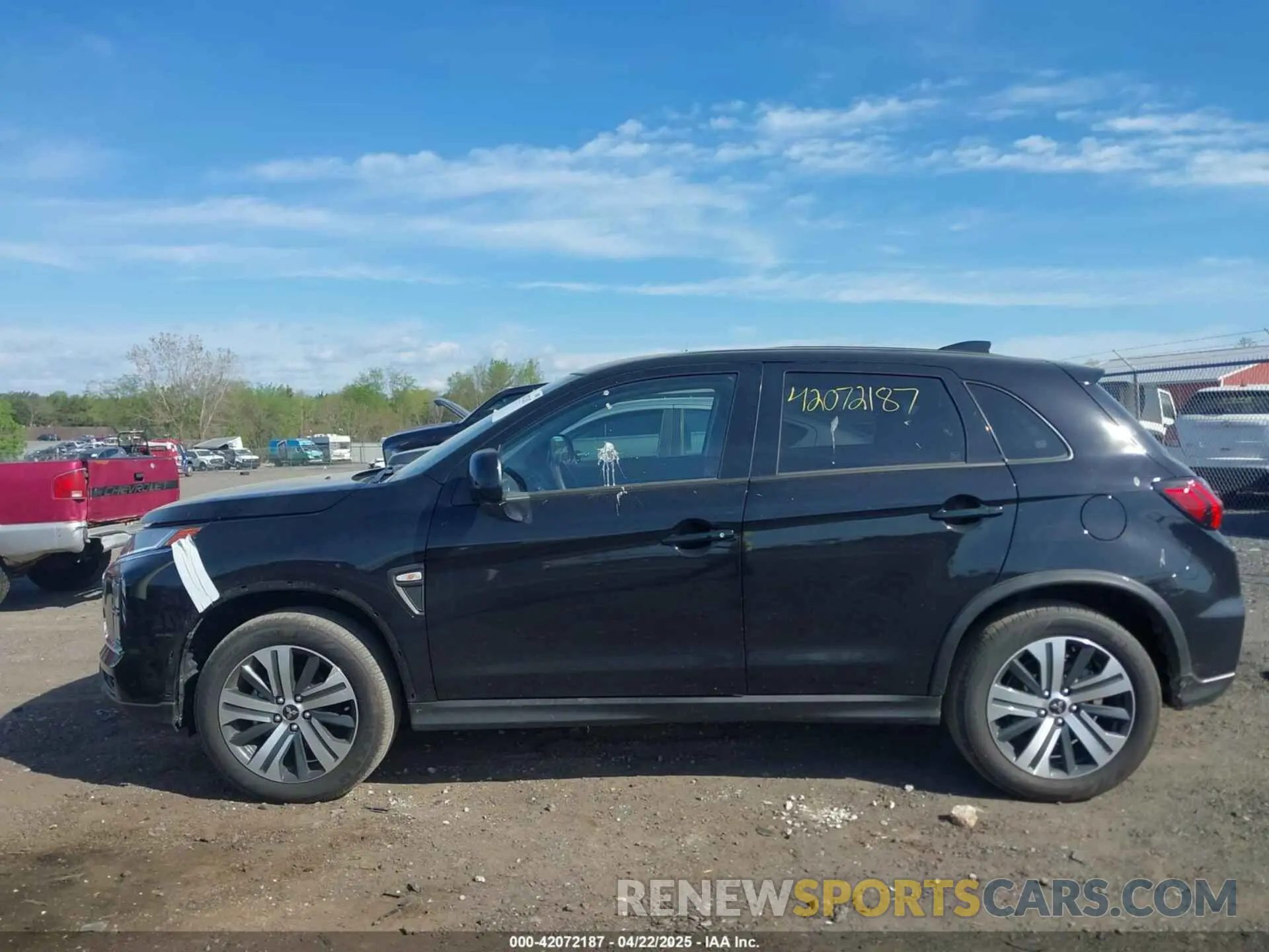 14 fotografías del automóvil dañado JA4ARUAU6RU025195 MITSUBISHI OUTLANDER SPORT 2024