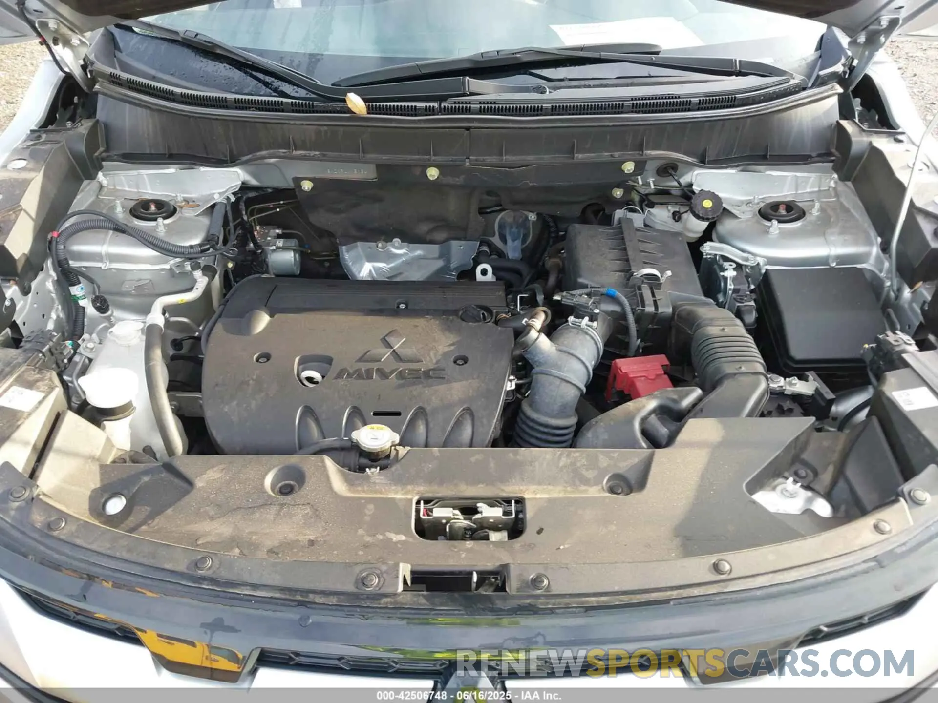 10 fotografías del automóvil dañado JA4ARUAU8RU015154 MITSUBISHI OUTLANDER SPORT 2024