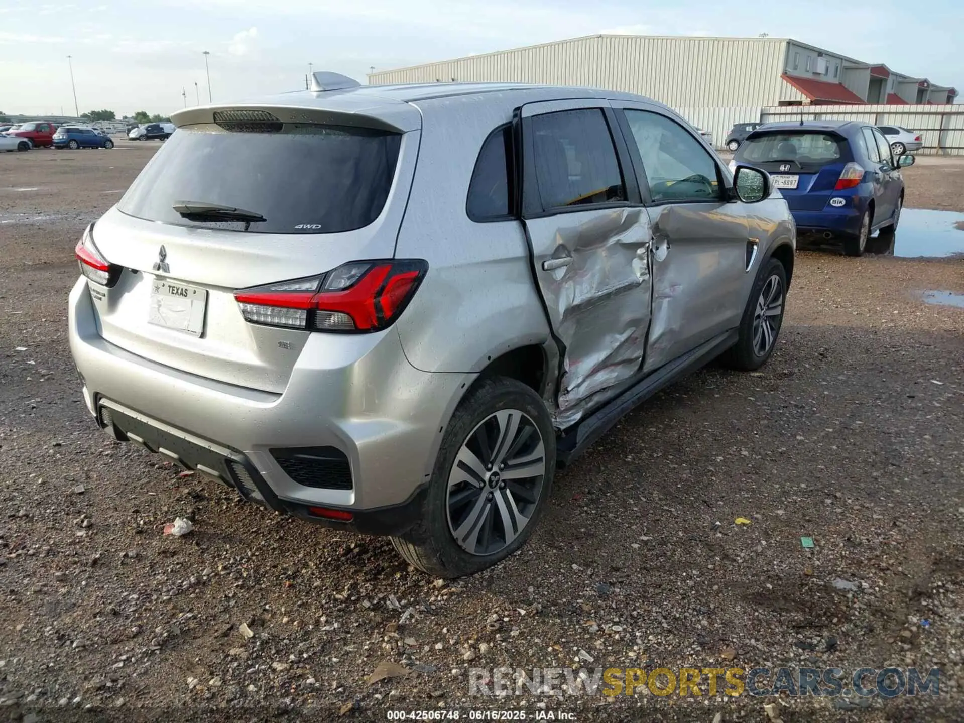 4 fotografías del automóvil dañado JA4ARUAU8RU015154 MITSUBISHI OUTLANDER SPORT 2024