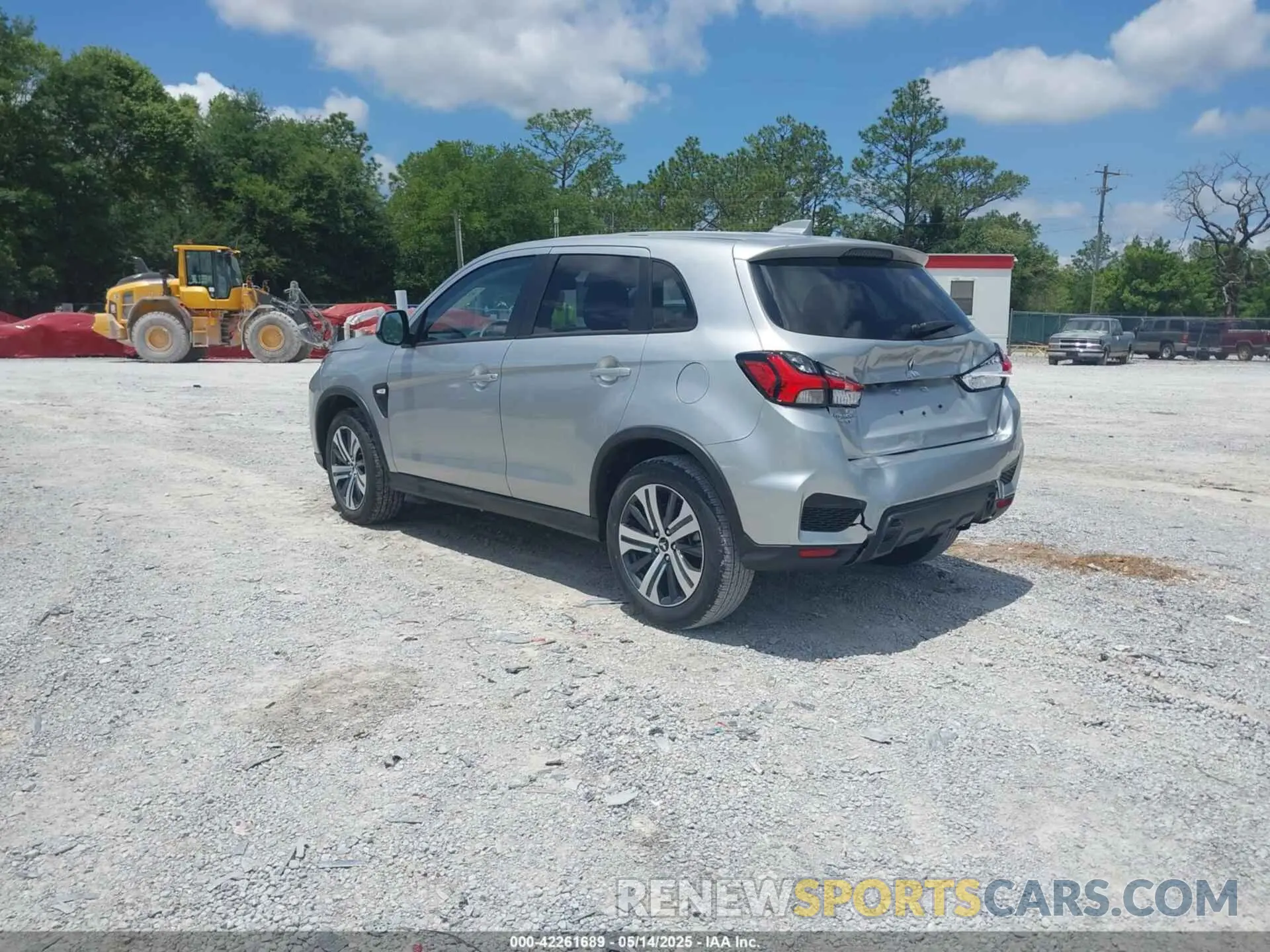 3 fotografías del automóvil dañado JA4ARUAU8RU025568 MITSUBISHI OUTLANDER SPORT 2024
