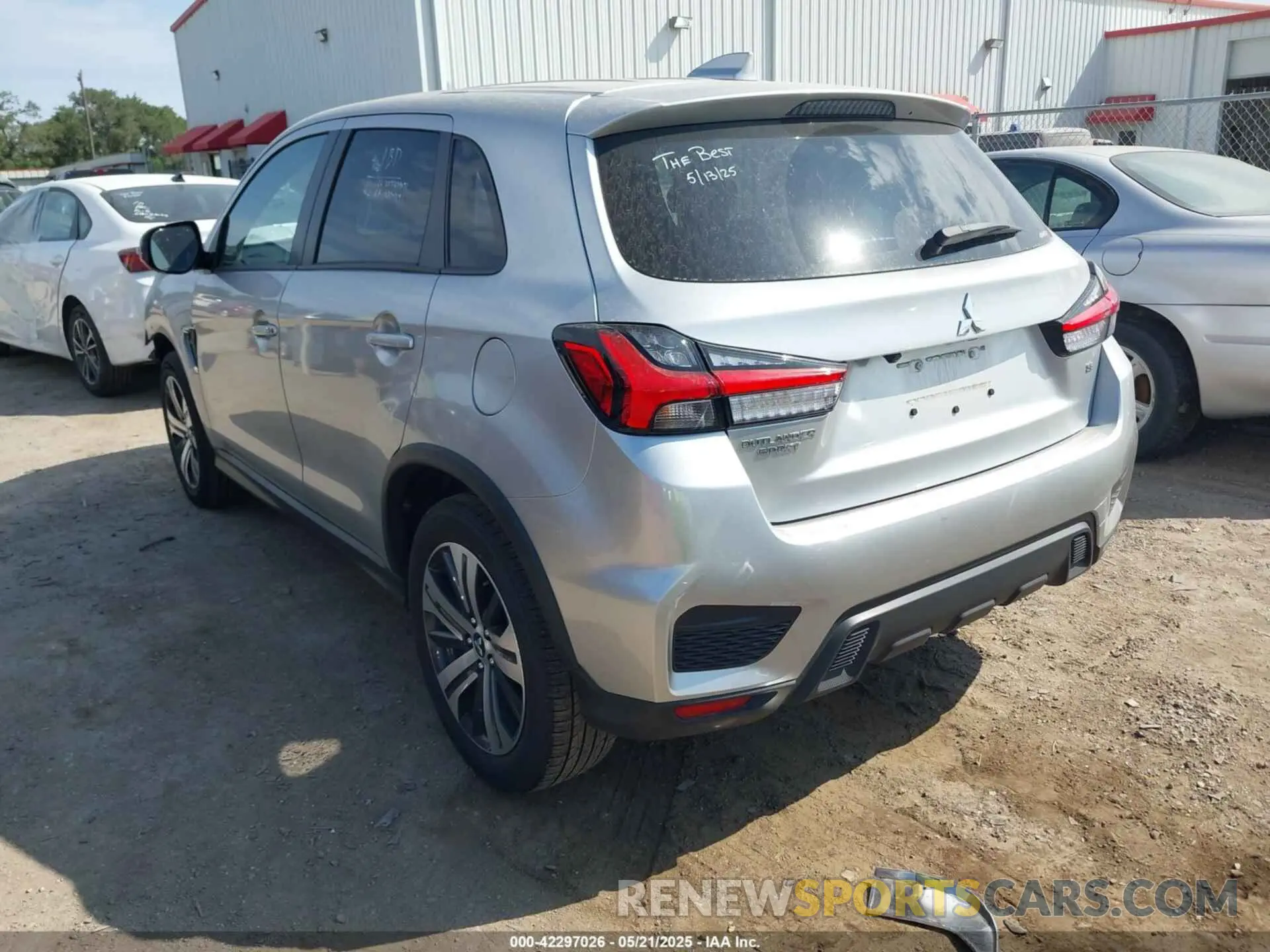 3 fotografías del automóvil dañado JA4ARUAUXRU008206 MITSUBISHI OUTLANDER SPORT 2024