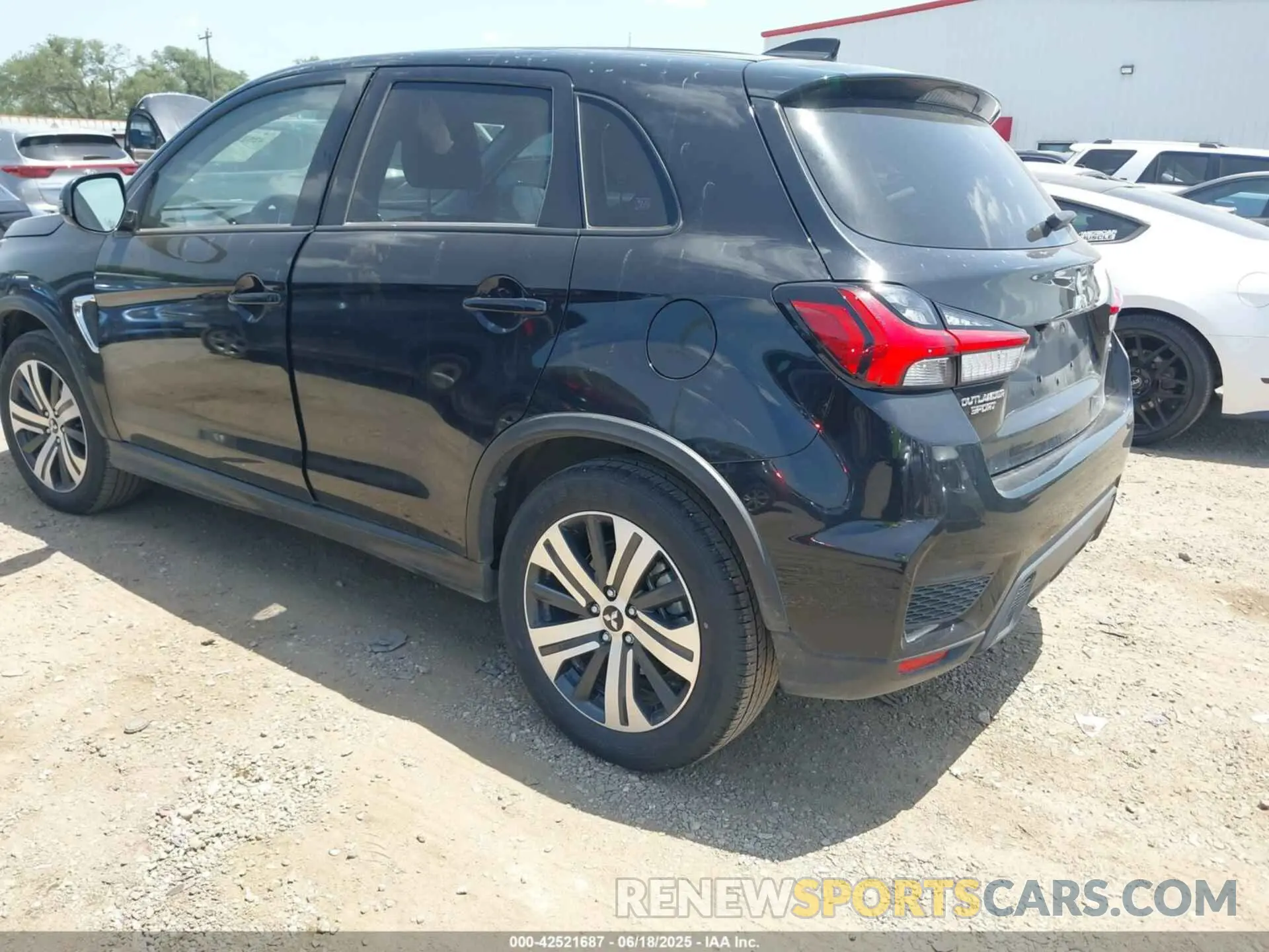 3 fotografías del automóvil dañado JA4ARUAUXRU017357 MITSUBISHI OUTLANDER SPORT 2024