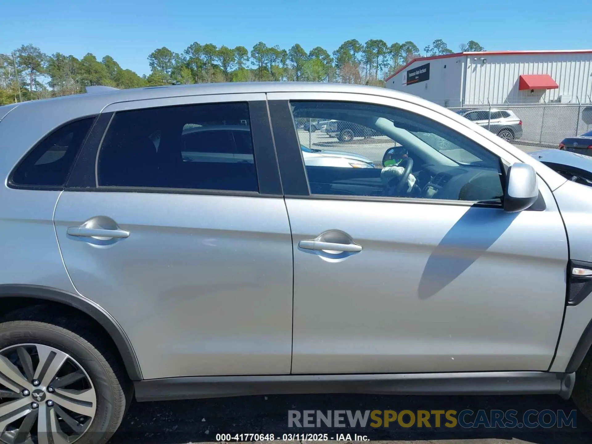 13 fotografías del automóvil dañado JA4ARUAUXRU023286 MITSUBISHI OUTLANDER SPORT 2024