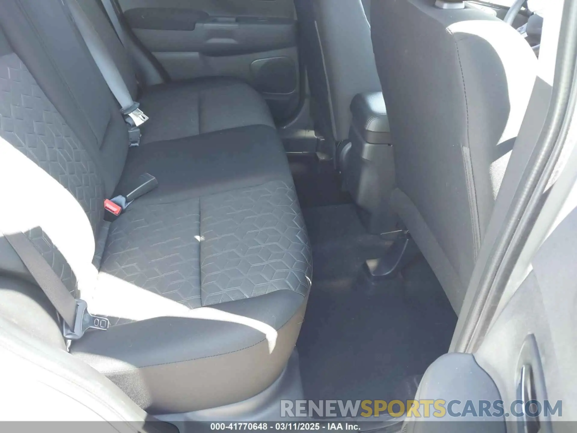 8 fotografías del automóvil dañado JA4ARUAUXRU023286 MITSUBISHI OUTLANDER SPORT 2024