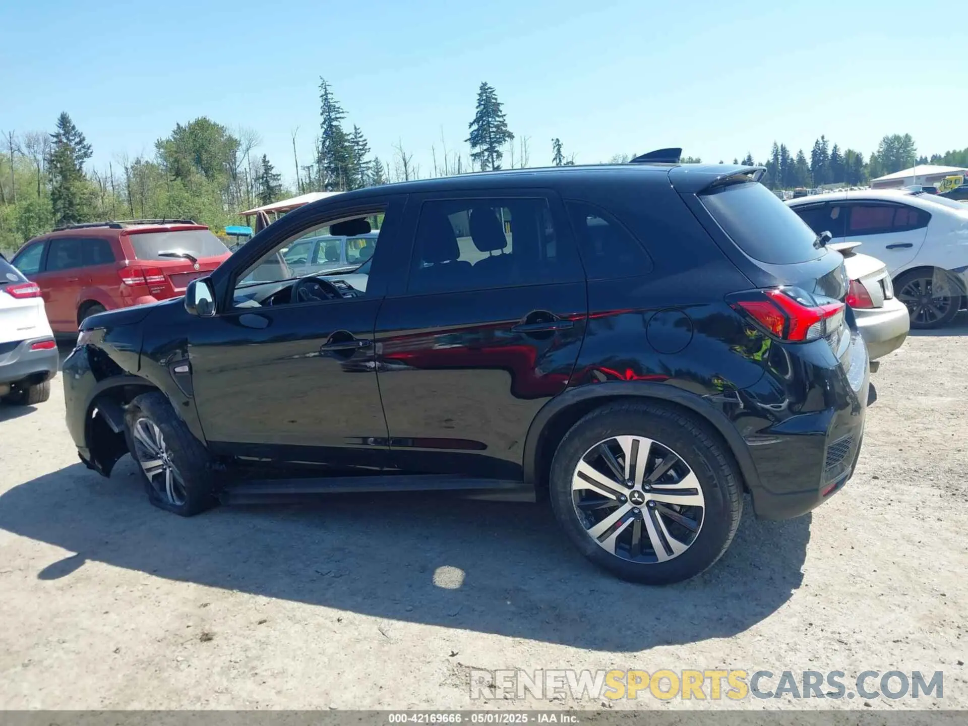 15 fotografías del automóvil dañado JA4ARUAU1SU003997 MITSUBISHI OUTLANDER SPORT 2025