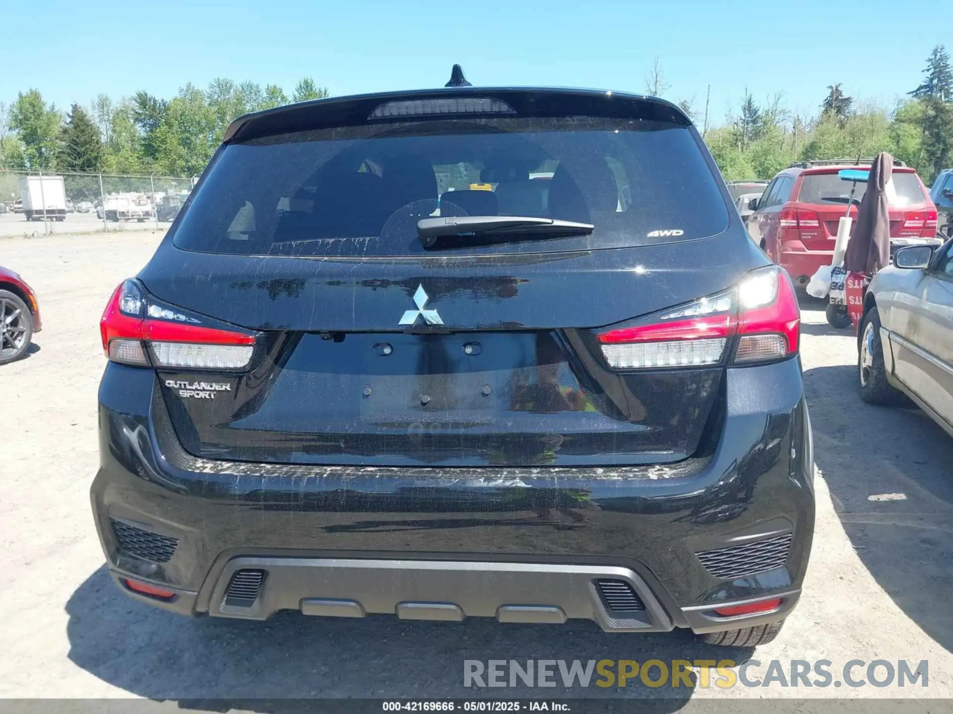 17 fotografías del automóvil dañado JA4ARUAU1SU003997 MITSUBISHI OUTLANDER SPORT 2025
