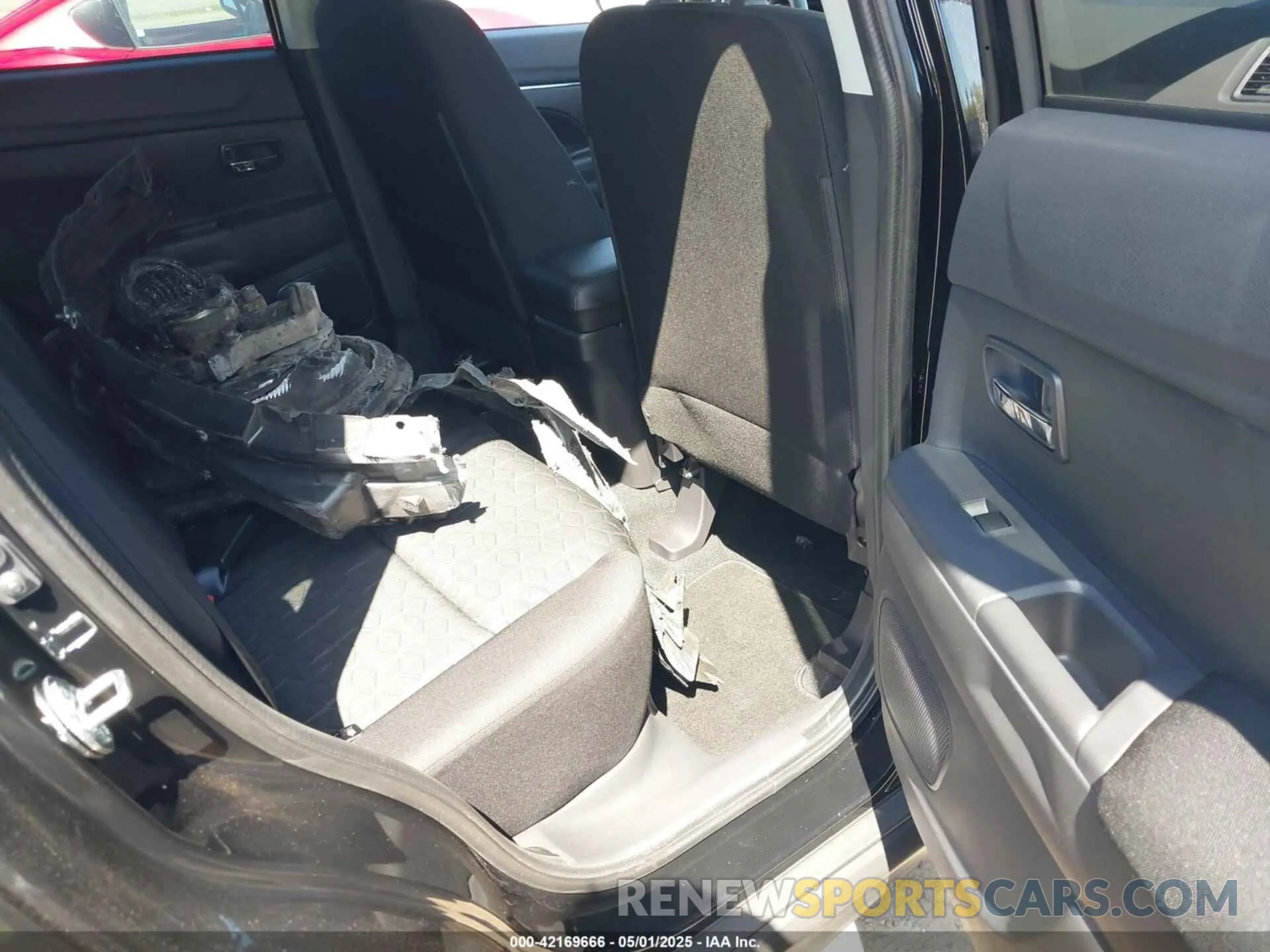 8 fotografías del automóvil dañado JA4ARUAU1SU003997 MITSUBISHI OUTLANDER SPORT 2025