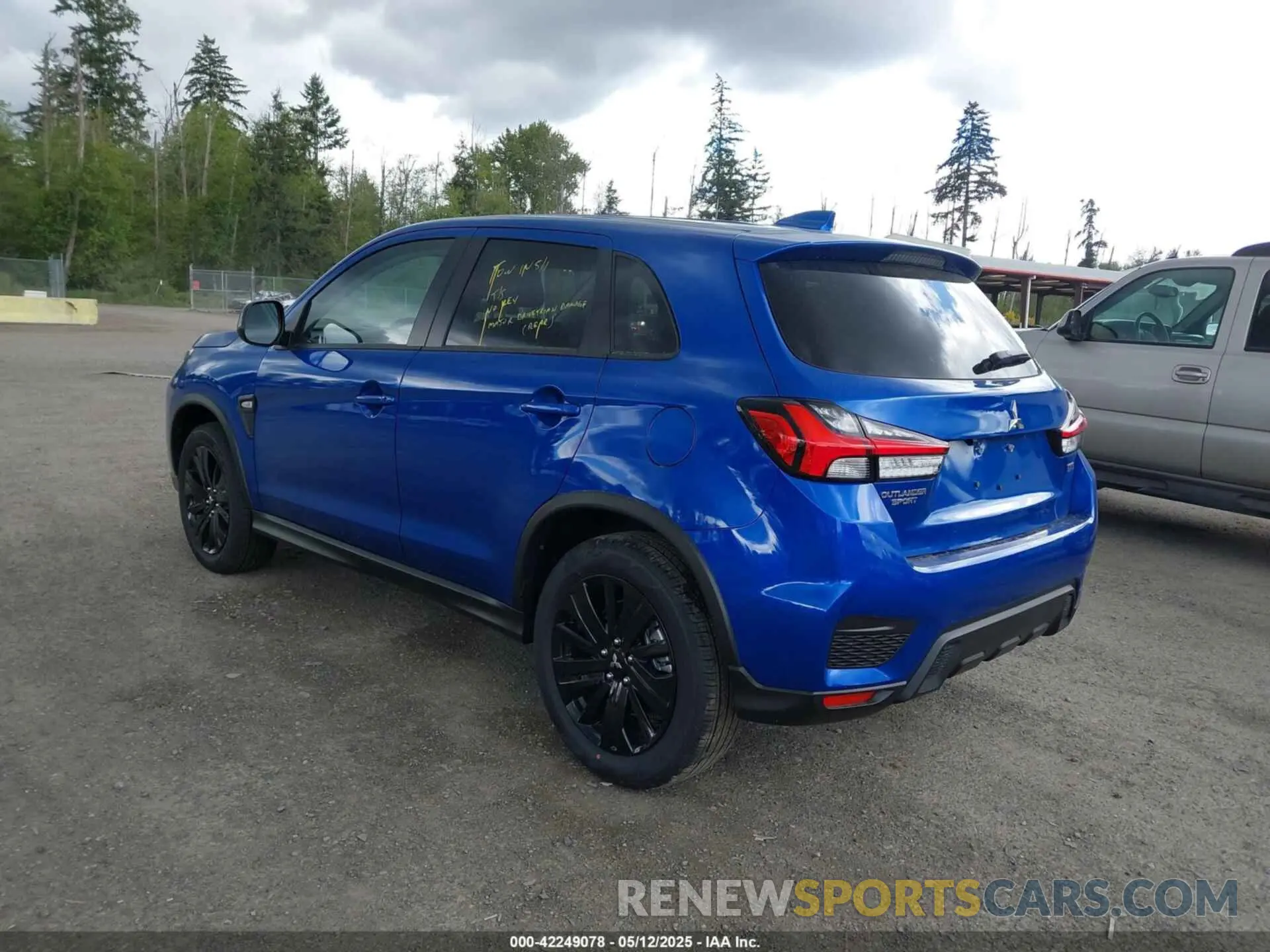 3 fotografías del automóvil dañado JA4ARUAU9SU005299 MITSUBISHI OUTLANDER SPORT 2025