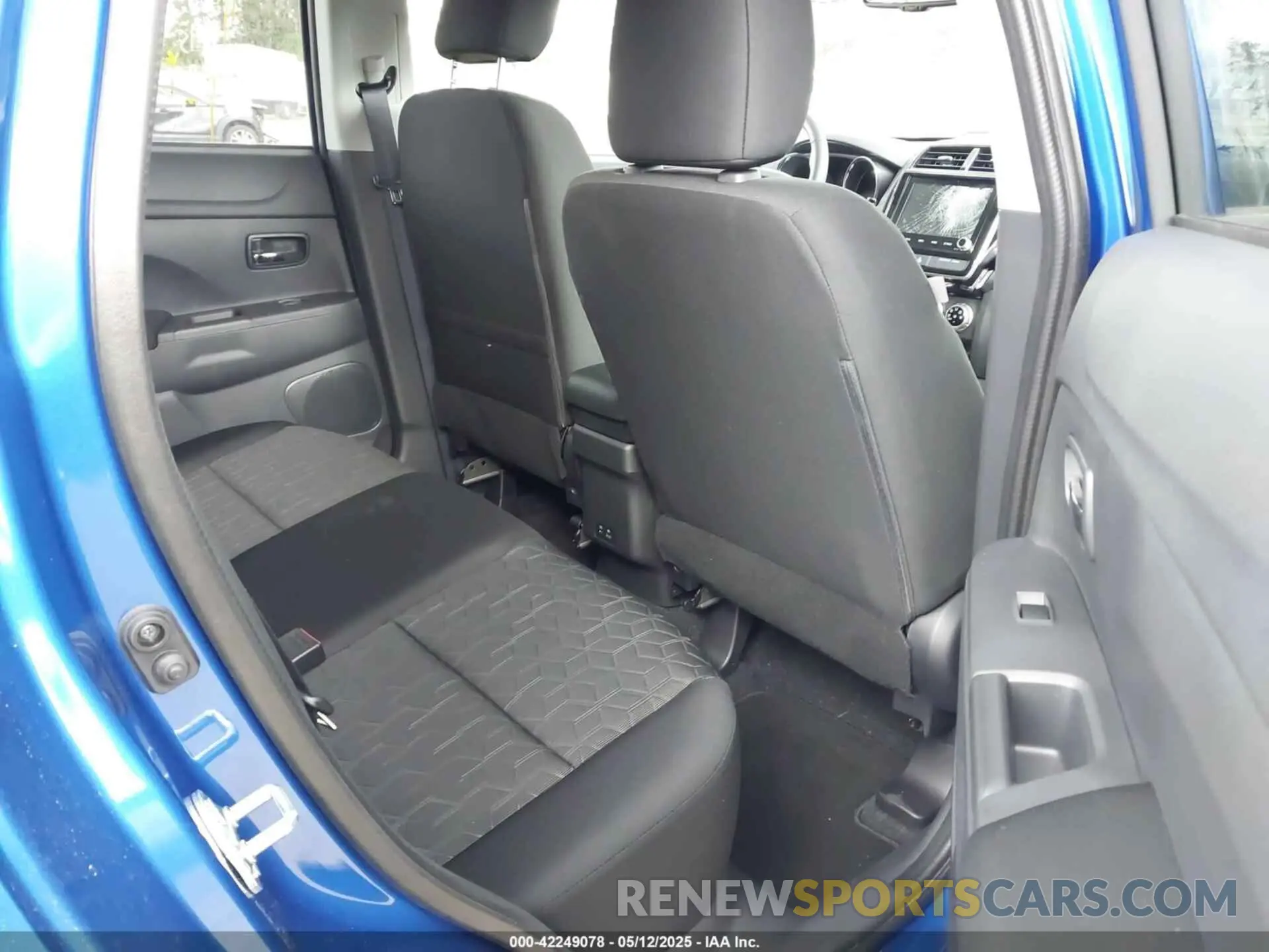 8 fotografías del automóvil dañado JA4ARUAU9SU005299 MITSUBISHI OUTLANDER SPORT 2025