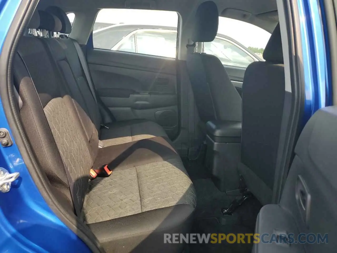 11 fotografías del automóvil dañado JA4AJUAU8RU601022 MITSUBISHI RVR ES 2024