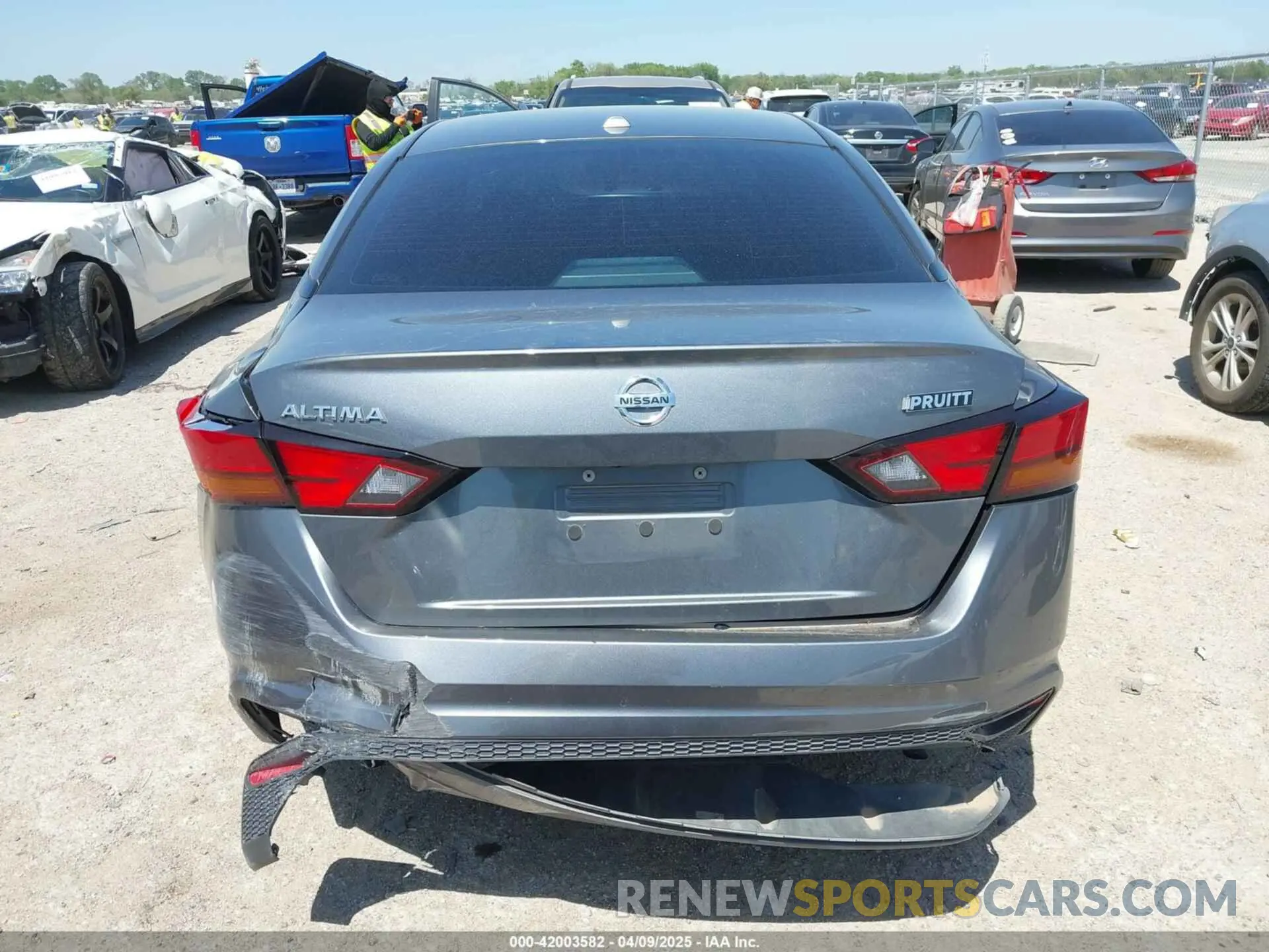 16 fotografías del automóvil dañado 1N4BL4BV0KC165604 NISSAN ALTIMA 2019