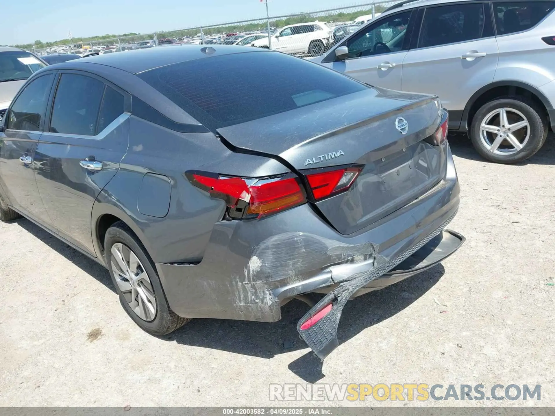 17 fotografías del automóvil dañado 1N4BL4BV0KC165604 NISSAN ALTIMA 2019