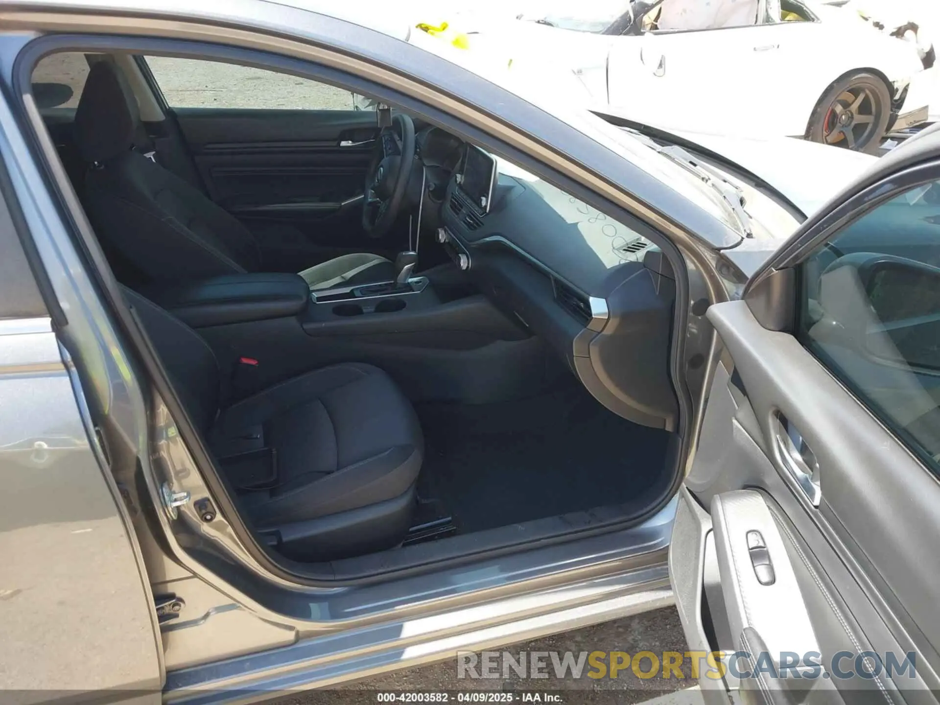5 fotografías del automóvil dañado 1N4BL4BV0KC165604 NISSAN ALTIMA 2019