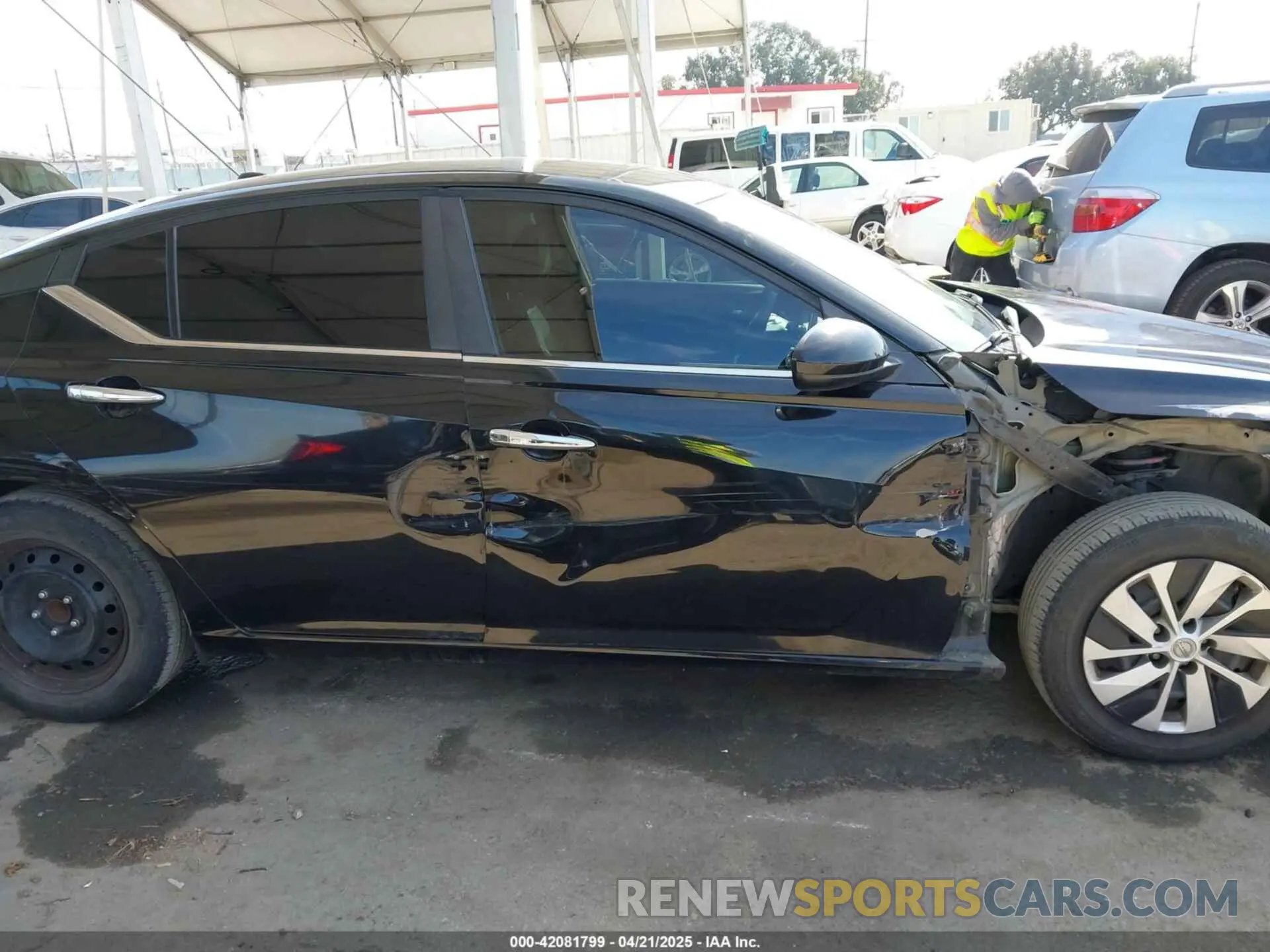 14 fotografías del automóvil dañado 1N4BL4BV0KN323816 NISSAN ALTIMA 2019