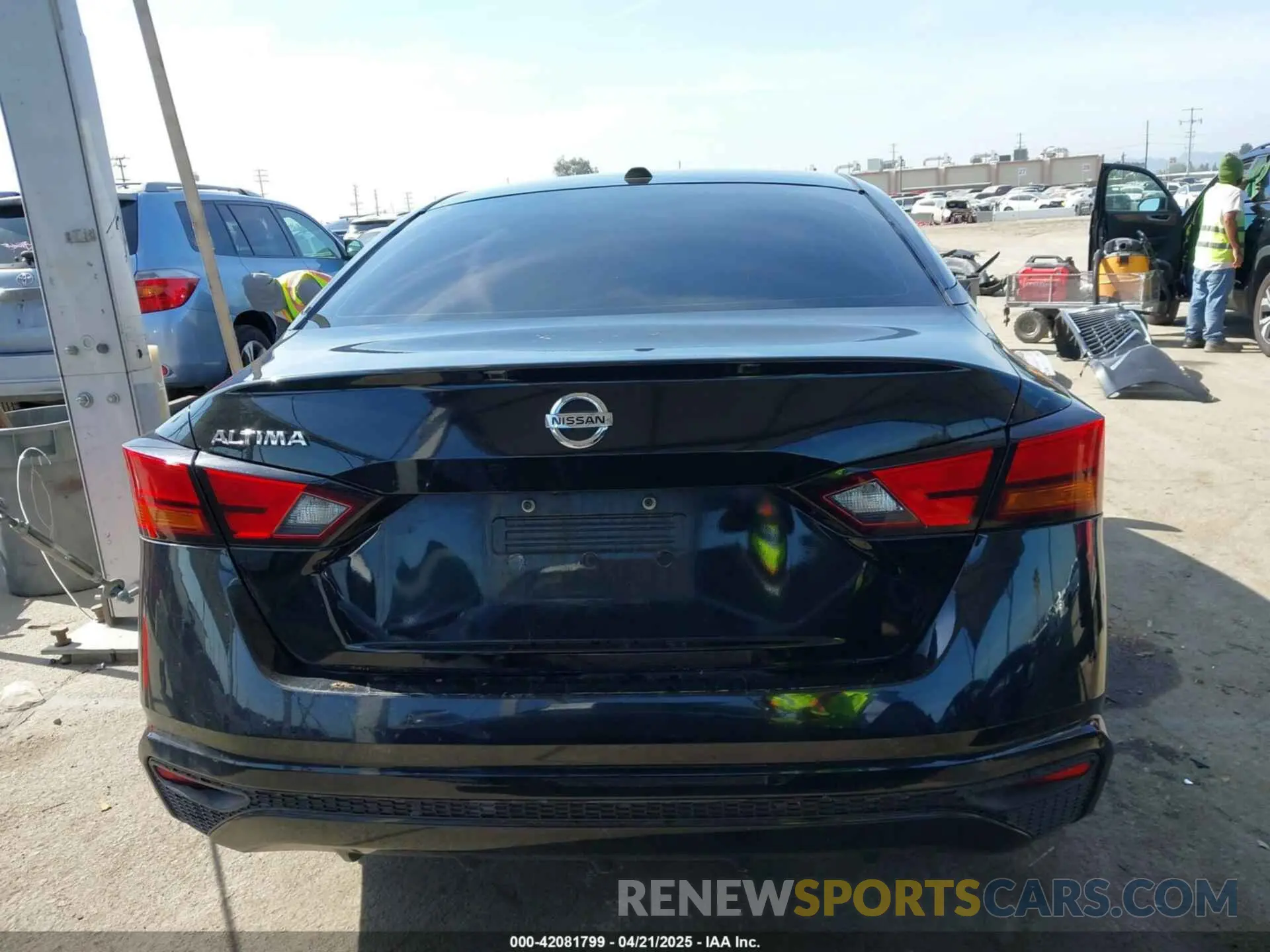 17 fotografías del automóvil dañado 1N4BL4BV0KN323816 NISSAN ALTIMA 2019