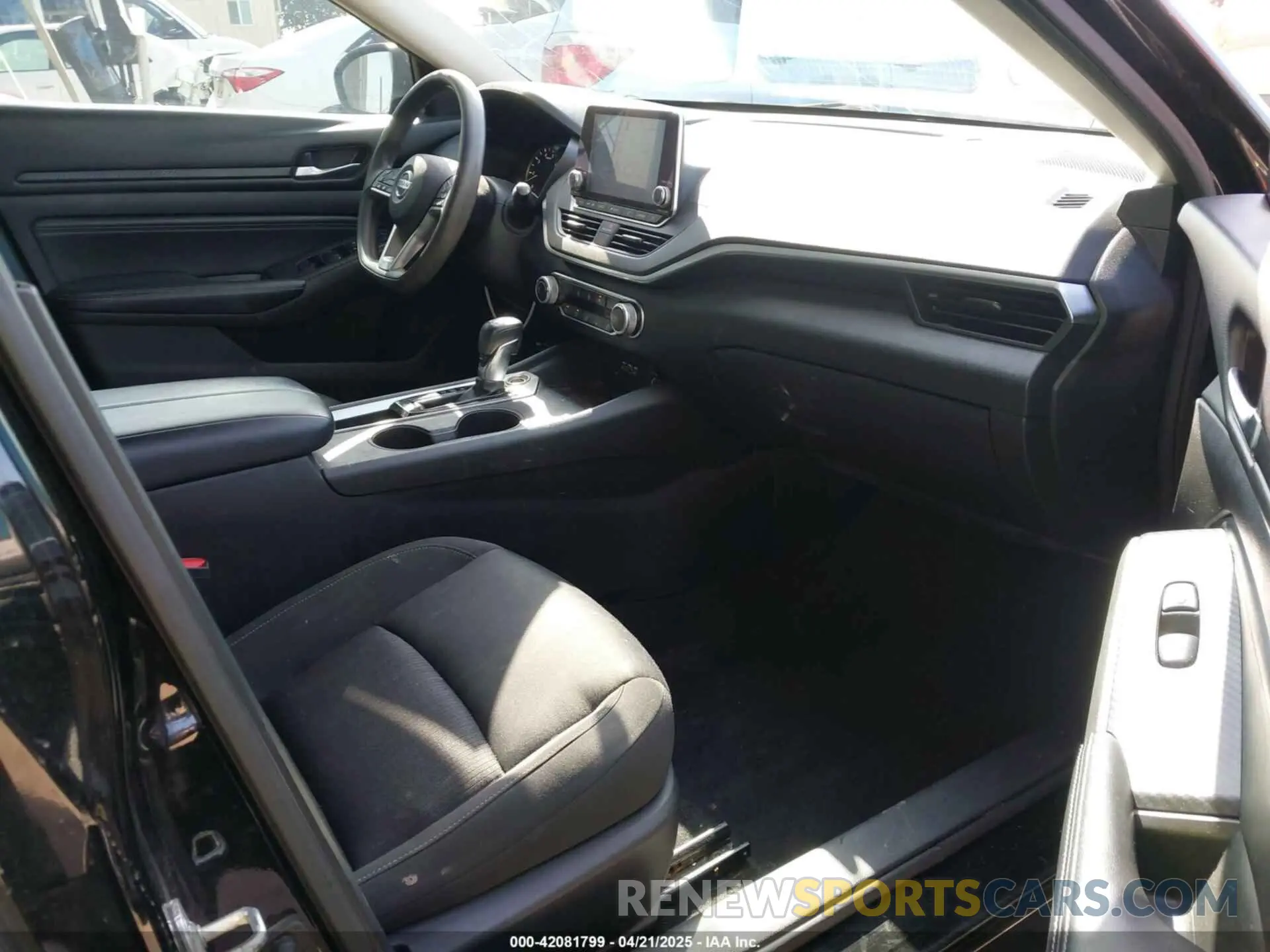 5 fotografías del automóvil dañado 1N4BL4BV0KN323816 NISSAN ALTIMA 2019