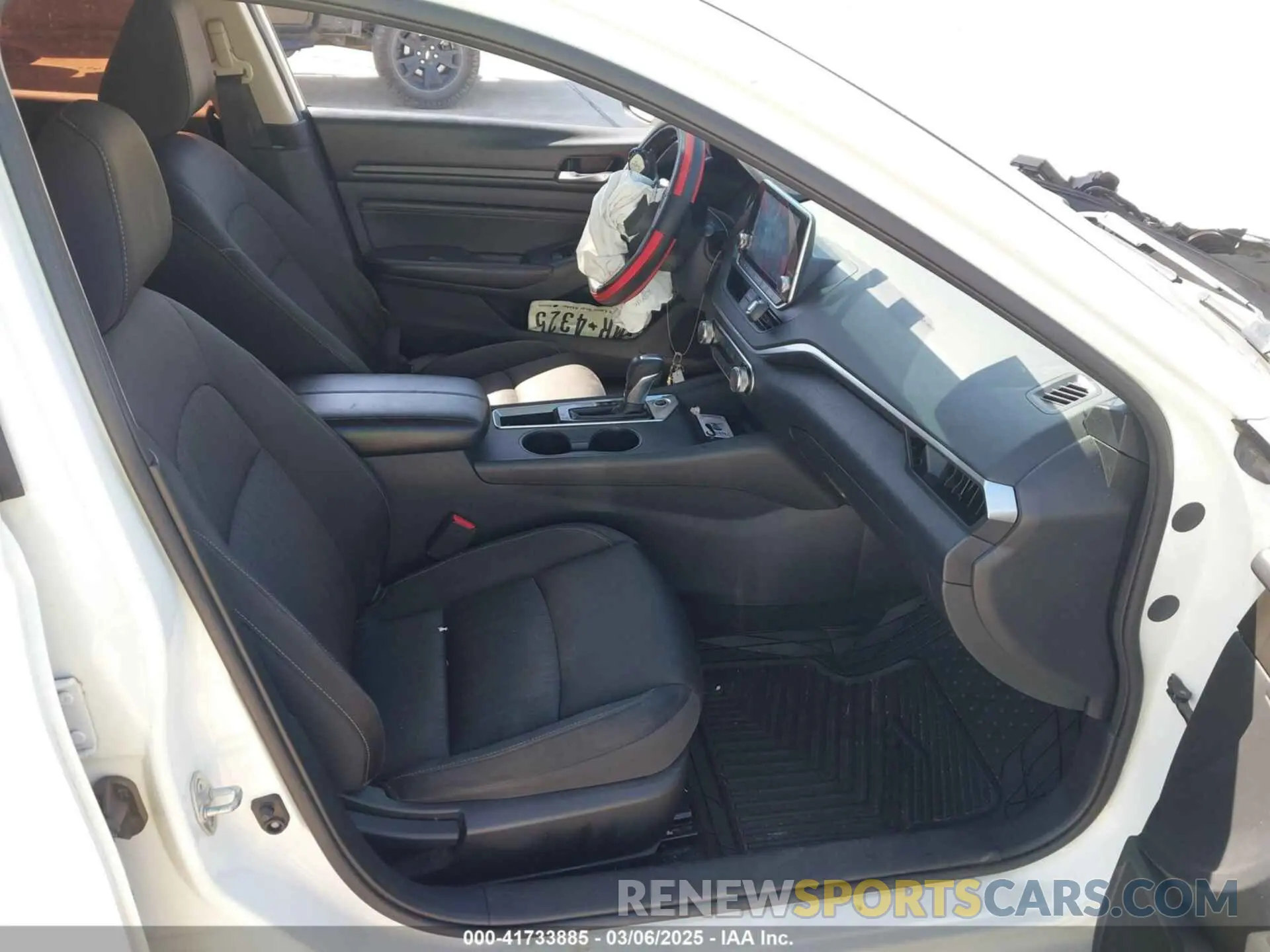 5 fotografías del automóvil dañado 1N4BL4BV1KC154384 NISSAN ALTIMA 2019