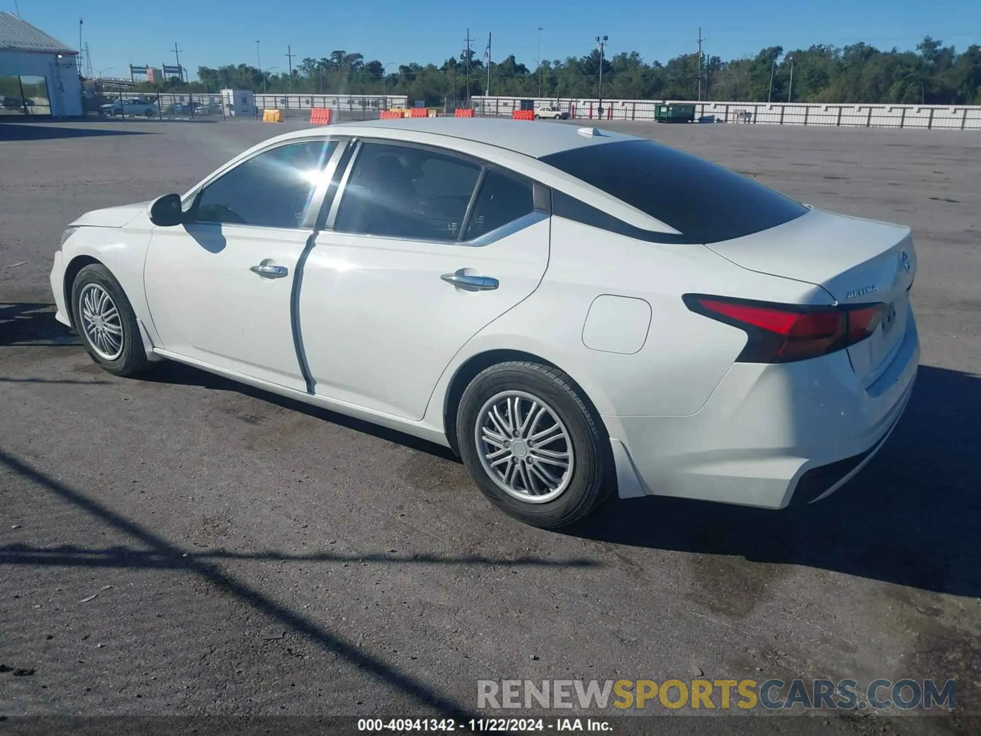 14 fotografías del automóvil dañado 1N4BL4BV1KC253545 NISSAN ALTIMA 2019