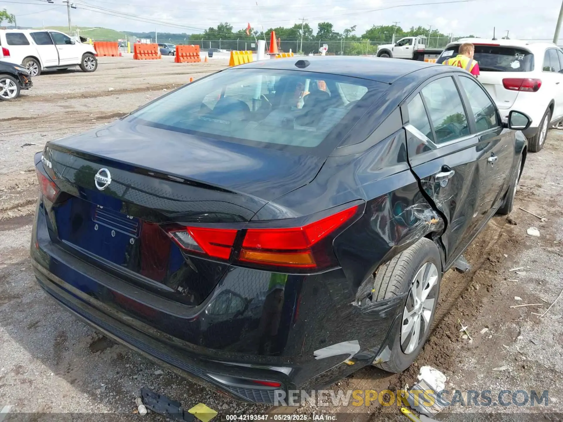 4 fotografías del automóvil dañado 1N4BL4BV3KC156752 NISSAN ALTIMA 2019