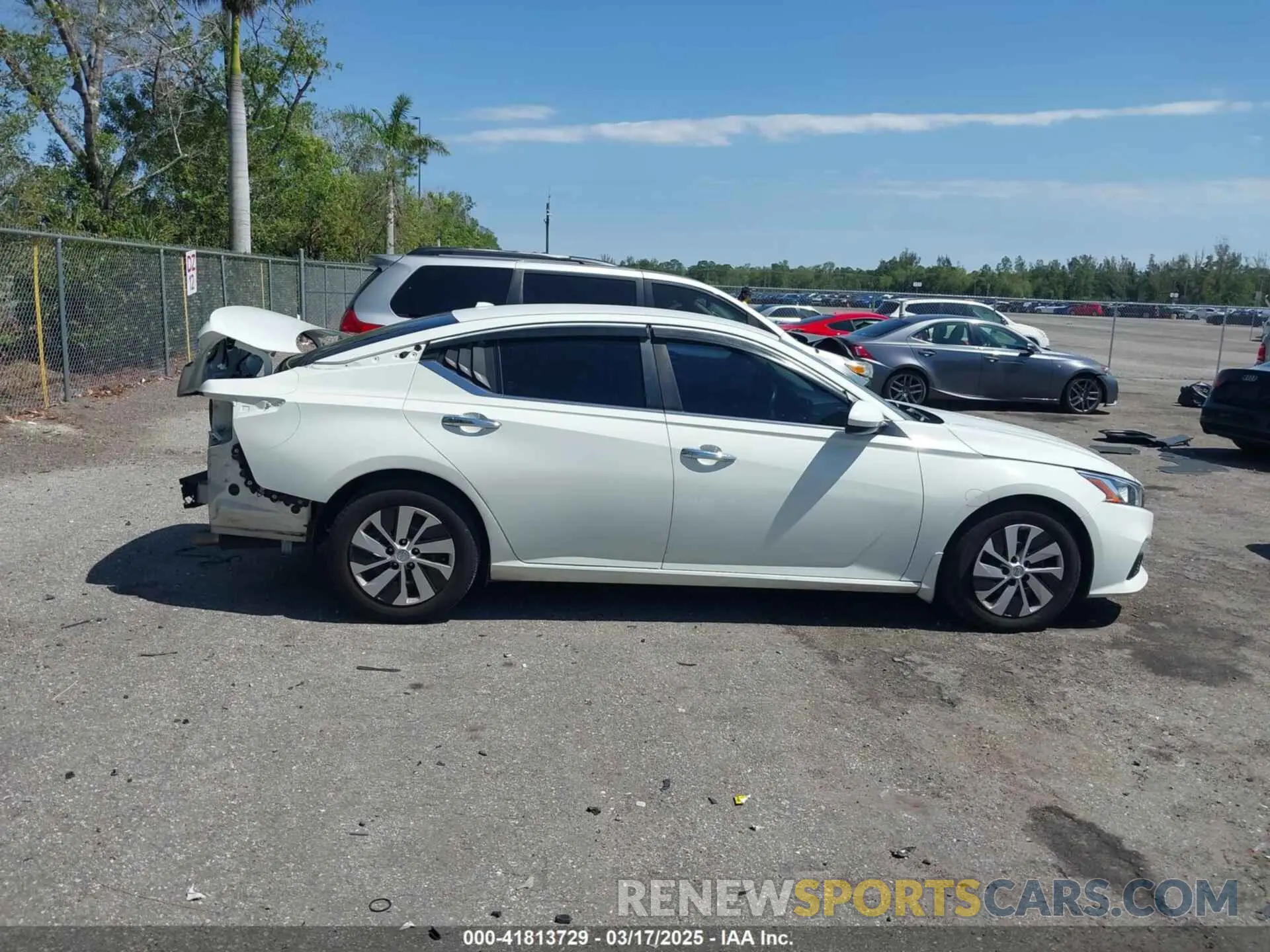 14 fotografías del automóvil dañado 1N4BL4BV3KN326984 NISSAN ALTIMA 2019