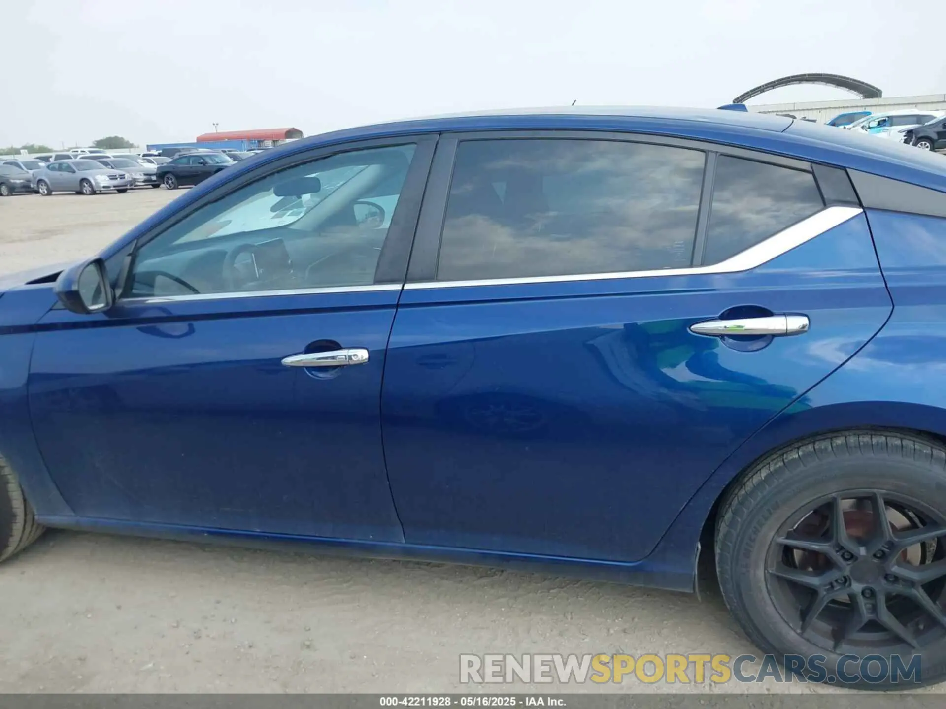 14 fotografías del automóvil dañado 1N4BL4BV4KC131195 NISSAN ALTIMA 2019