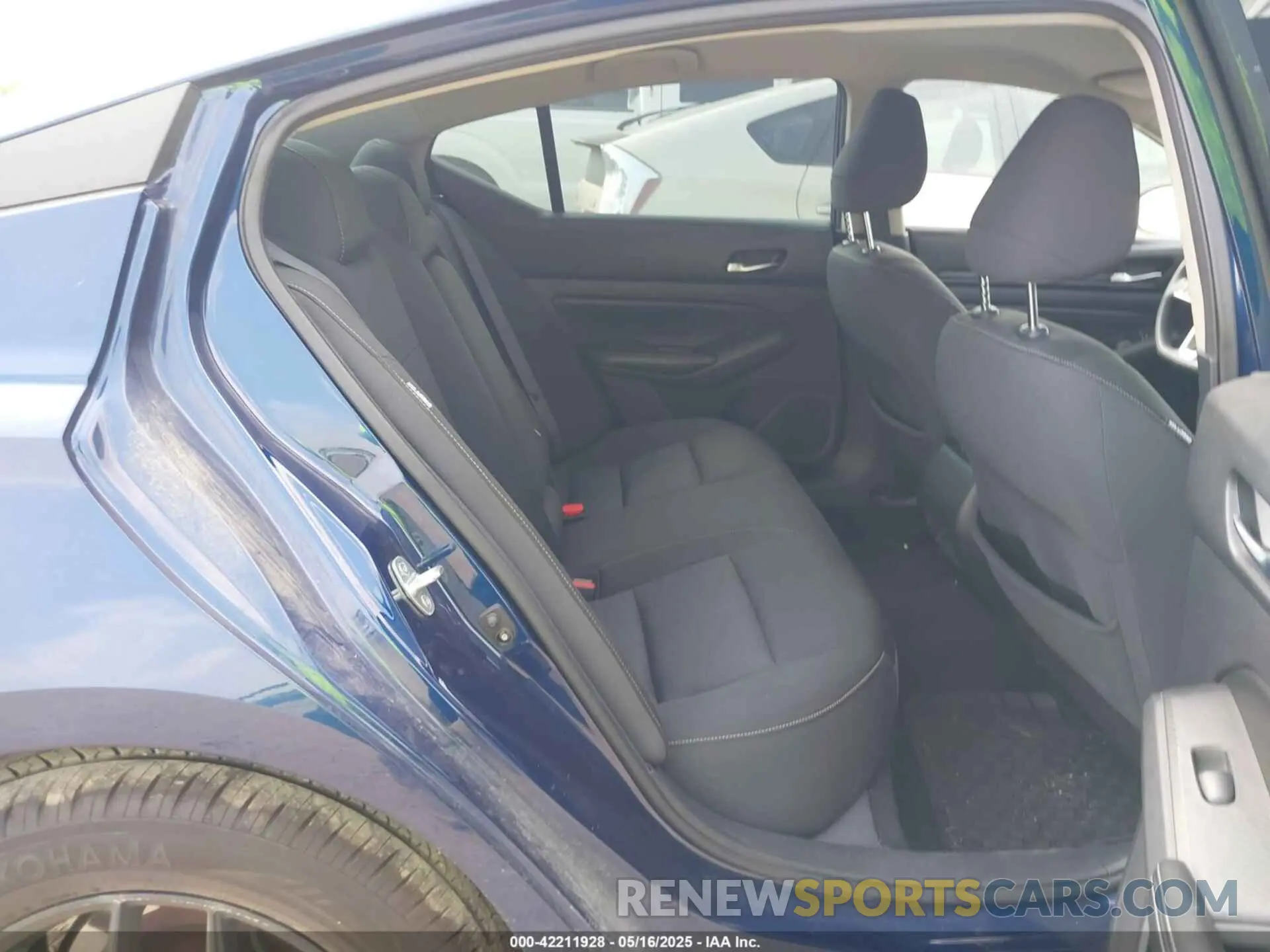 8 fotografías del automóvil dañado 1N4BL4BV4KC131195 NISSAN ALTIMA 2019